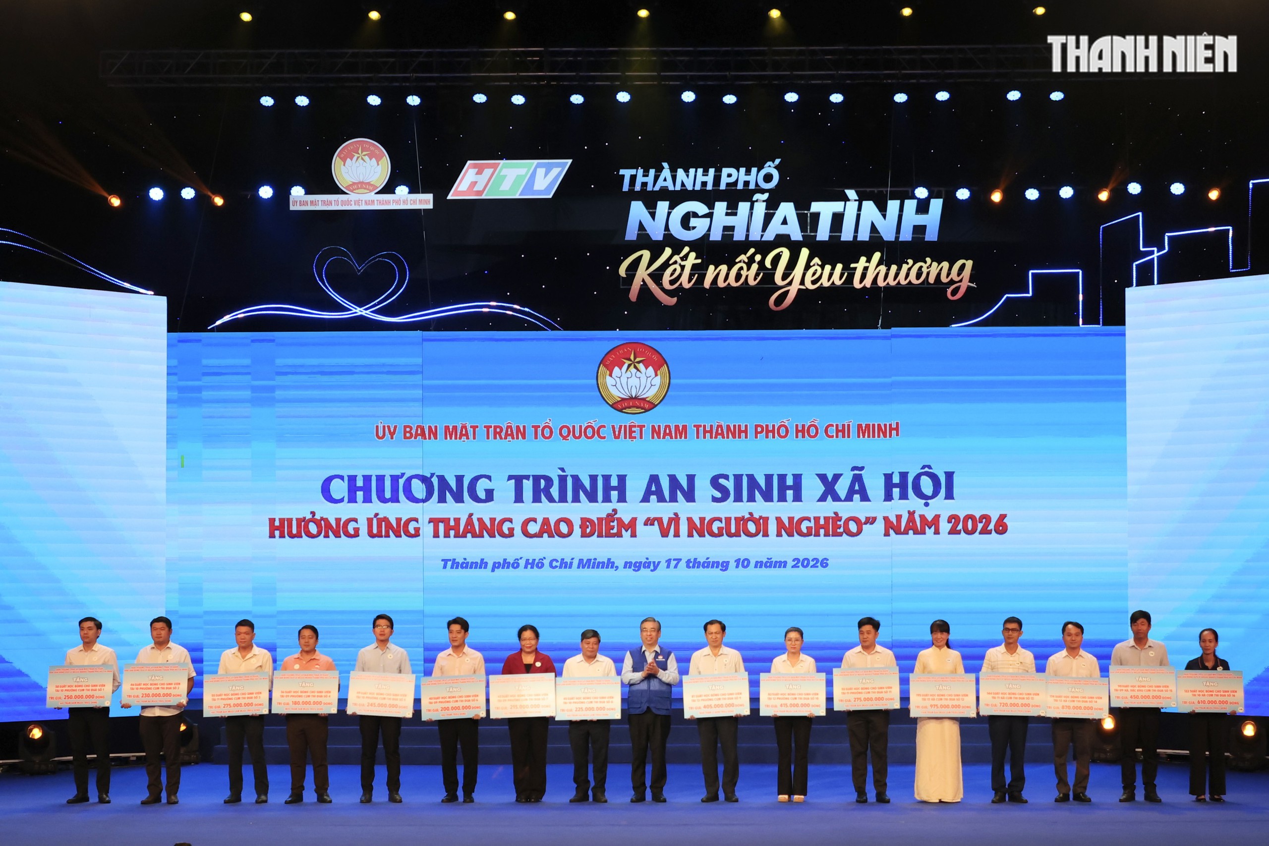 TP.HCM triển khai nhiều hoạt động hỗ trợ học tập, y tế v&agrave; sinh kế - Ảnh 1.