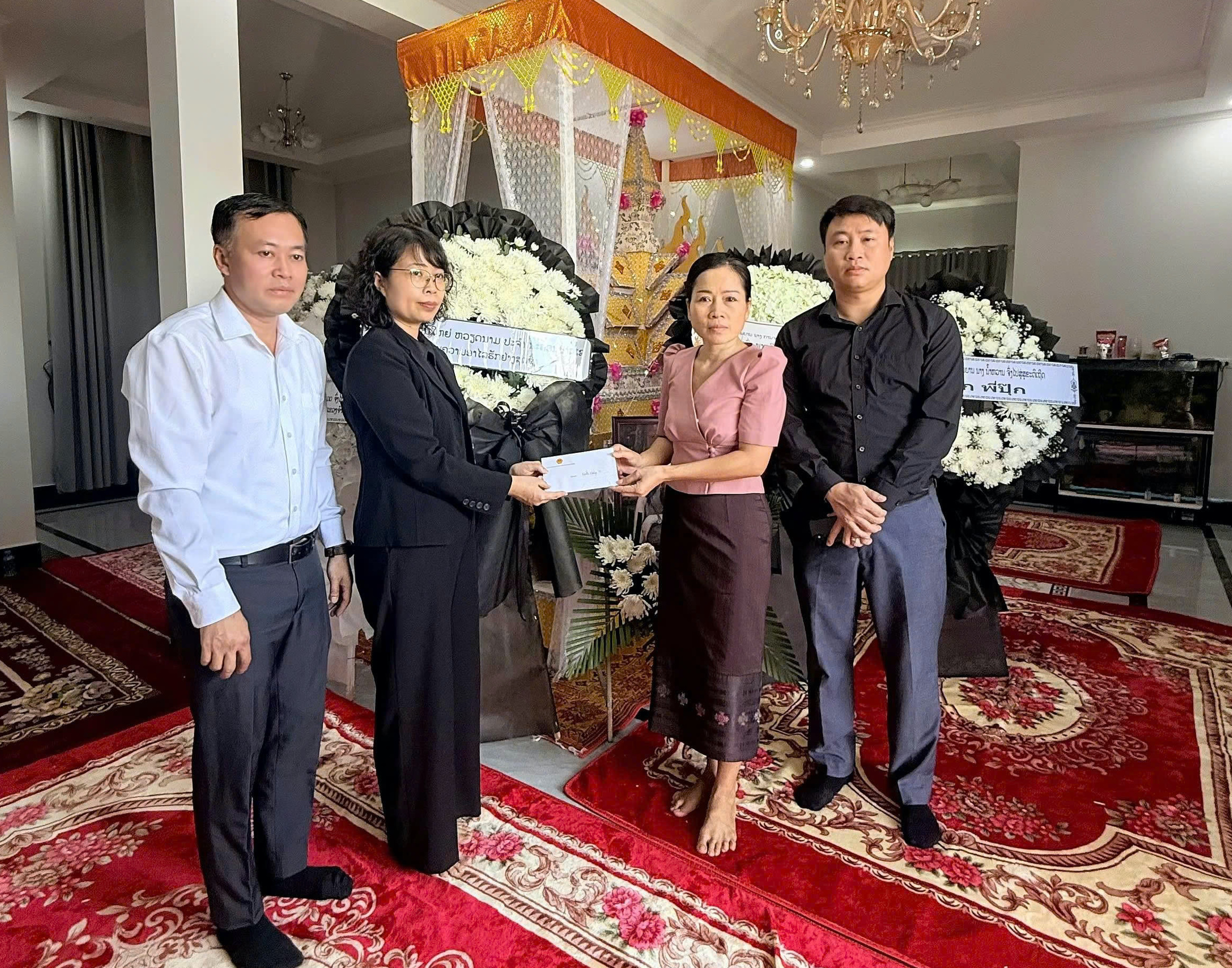 Việt Nam thăm hỏi gia đình nữ du học sinh Lào trong vụ bị bạn trai sát hại- Ảnh 1.