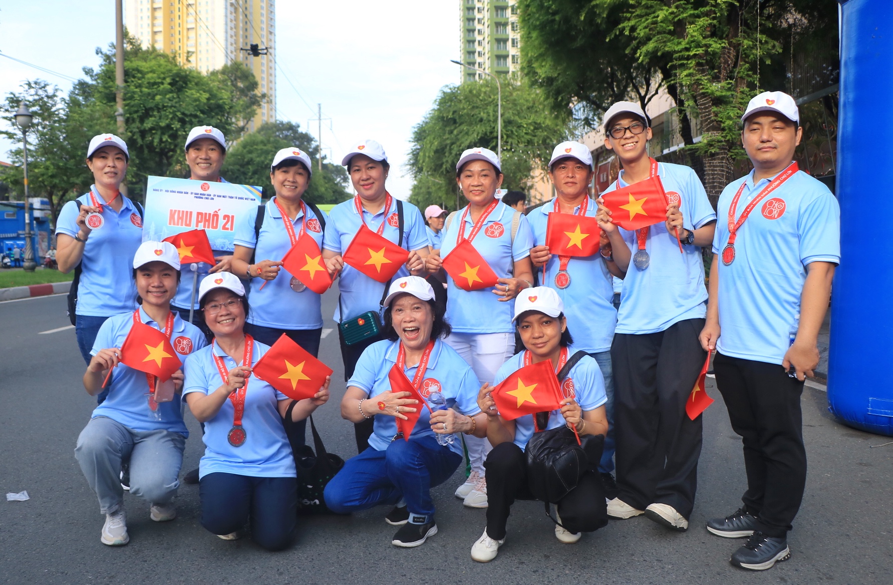 Sáng chủ nhật, hơn 1.700 người tham gia đi bộ ở Chợ Lớn, TP.HCM - Ảnh 8.