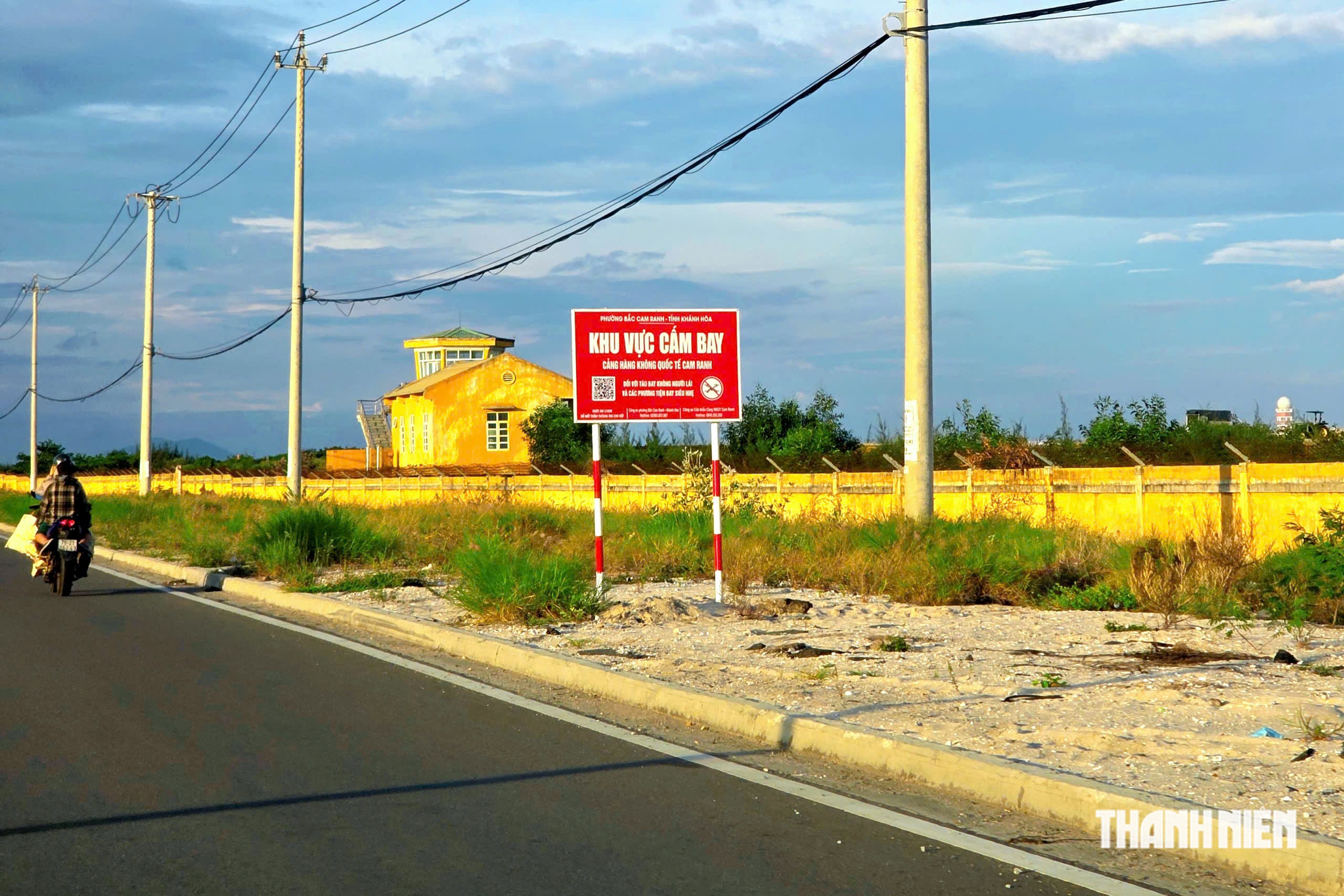 Khánh Hòa siết thiết bị bay không người lái, diều, đèn trời quanh sân bay Cam Ranh- Ảnh 1.