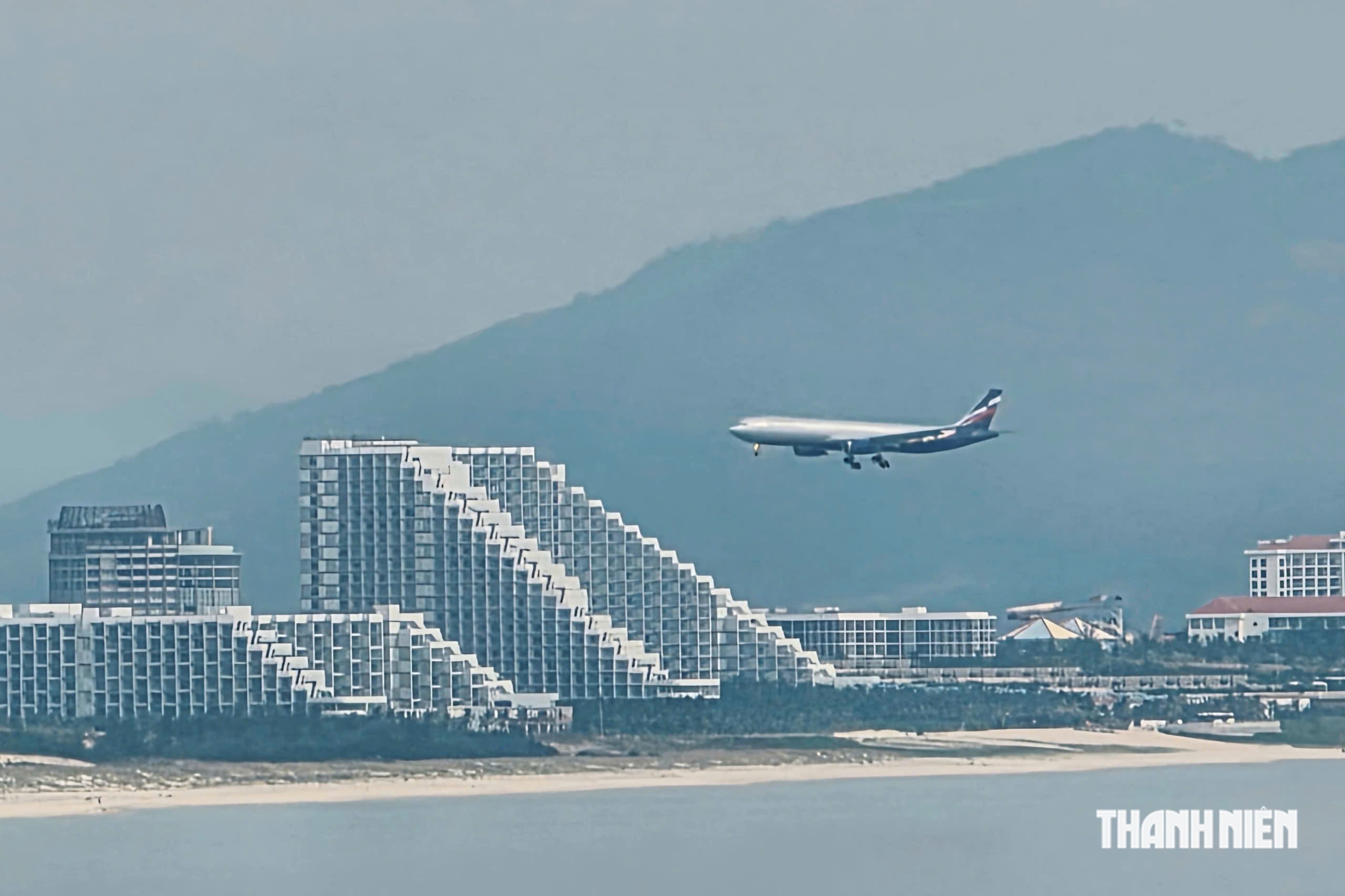 Khánh Hòa siết thiết bị bay không người lái, diều, đèn trời quanh sân bay Cam Ranh- Ảnh 2.