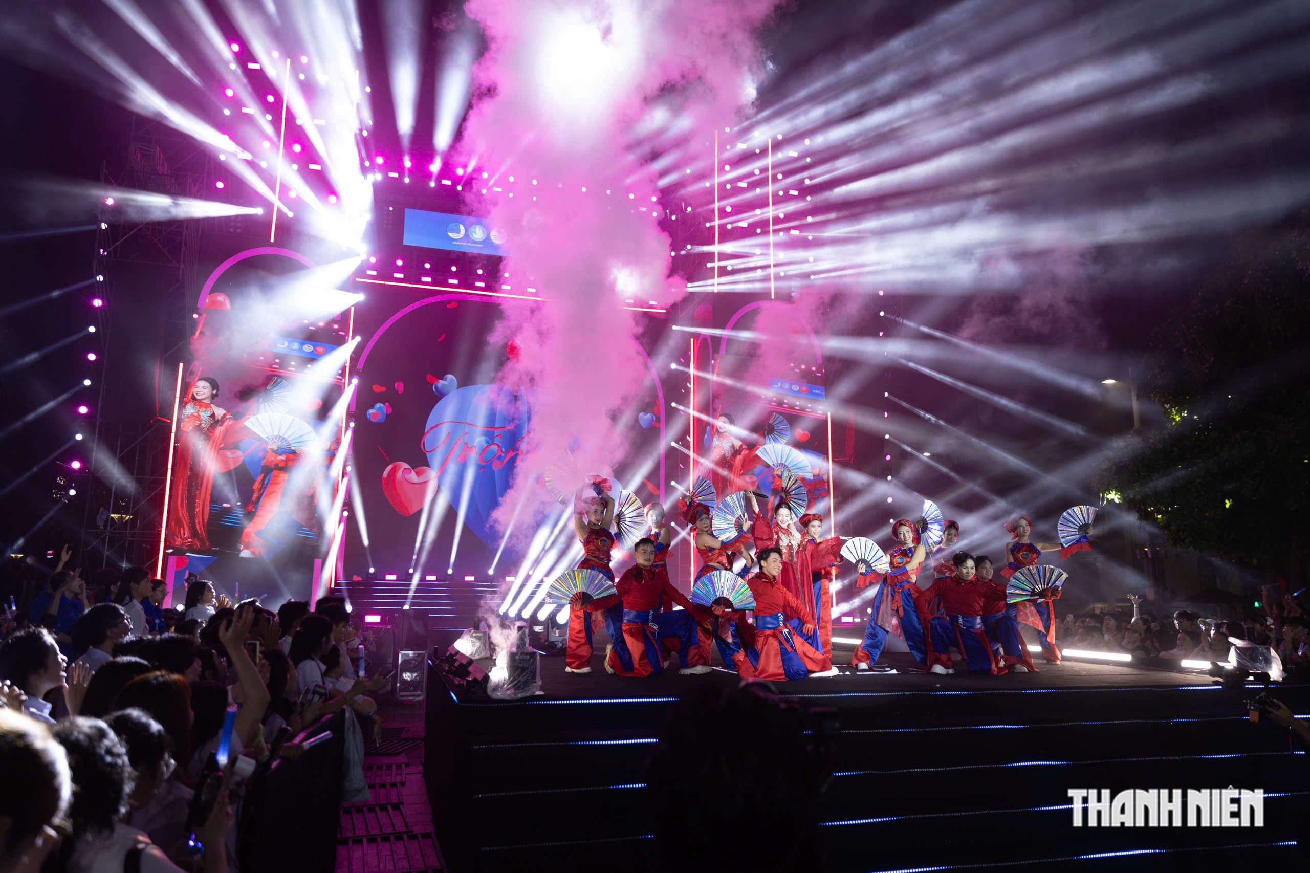 Phố đi bộ Nguyễn Huệ bùng nổ với Youth Concert - Nhạc hội Thanh niên - Ảnh 3.