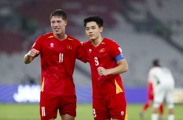 Williams Minh Hoàng và Ngô Đăng Khoa nên khoác áo đội tuyển hay U.23 Việt Nam: Thầy Kim quá khó nghĩ- Ảnh 1.