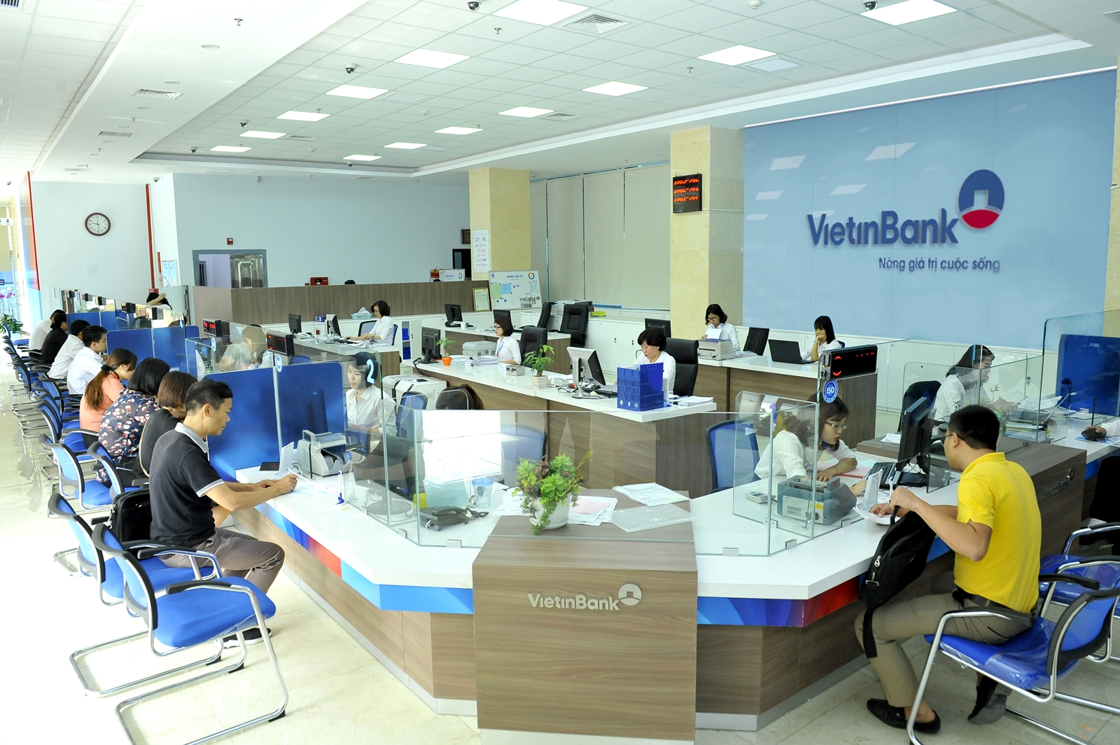 VietinBank triển khai giải pháp giảm lãi suất vay tới 2%/năm, tiếp sức tăng trưởng kinh tế - Ảnh 1.