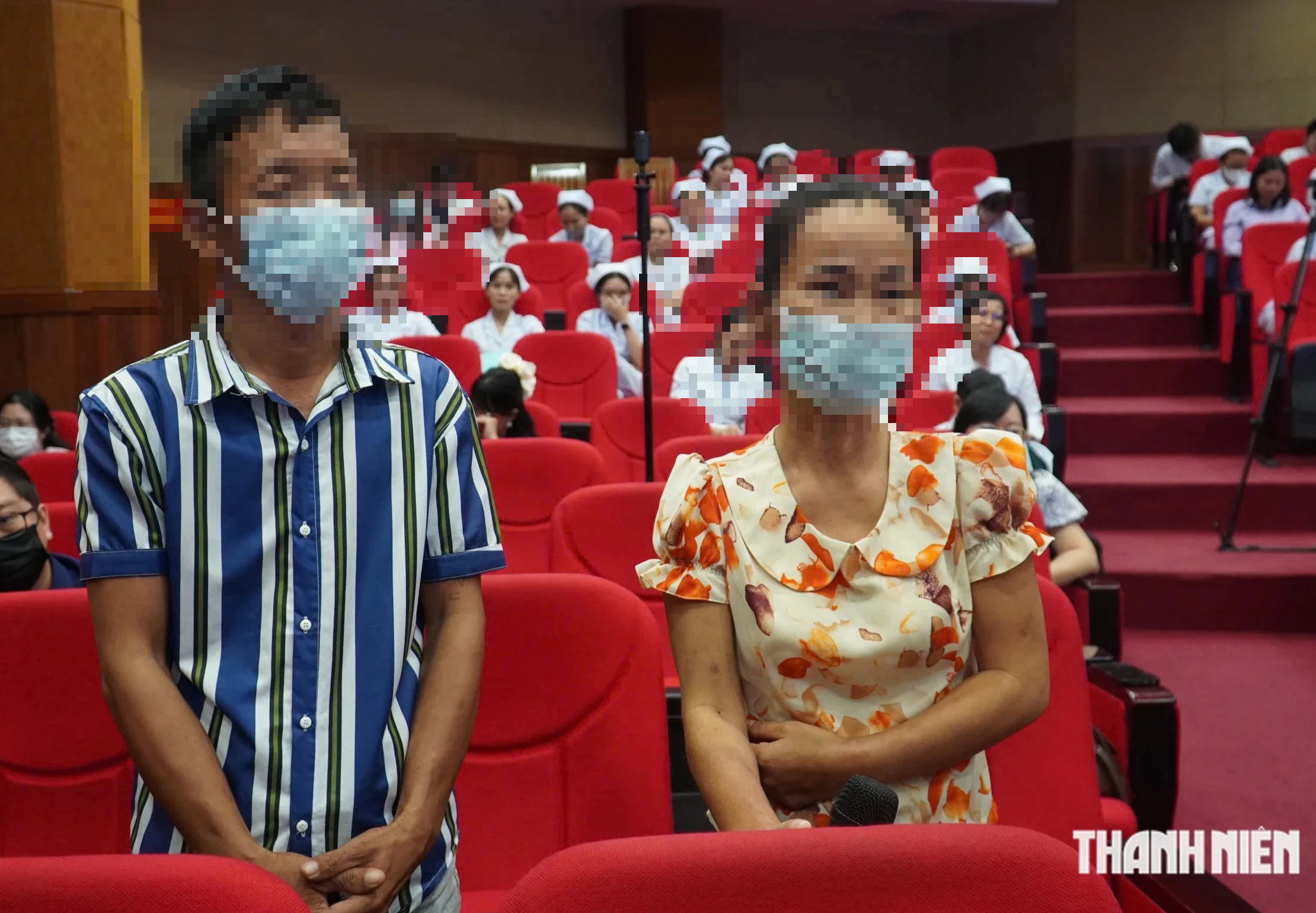Đồng Nai thực hiện thành công ca ghép thận đầu tiên từ người chồng 'hiến' cho vợ- Ảnh 1.