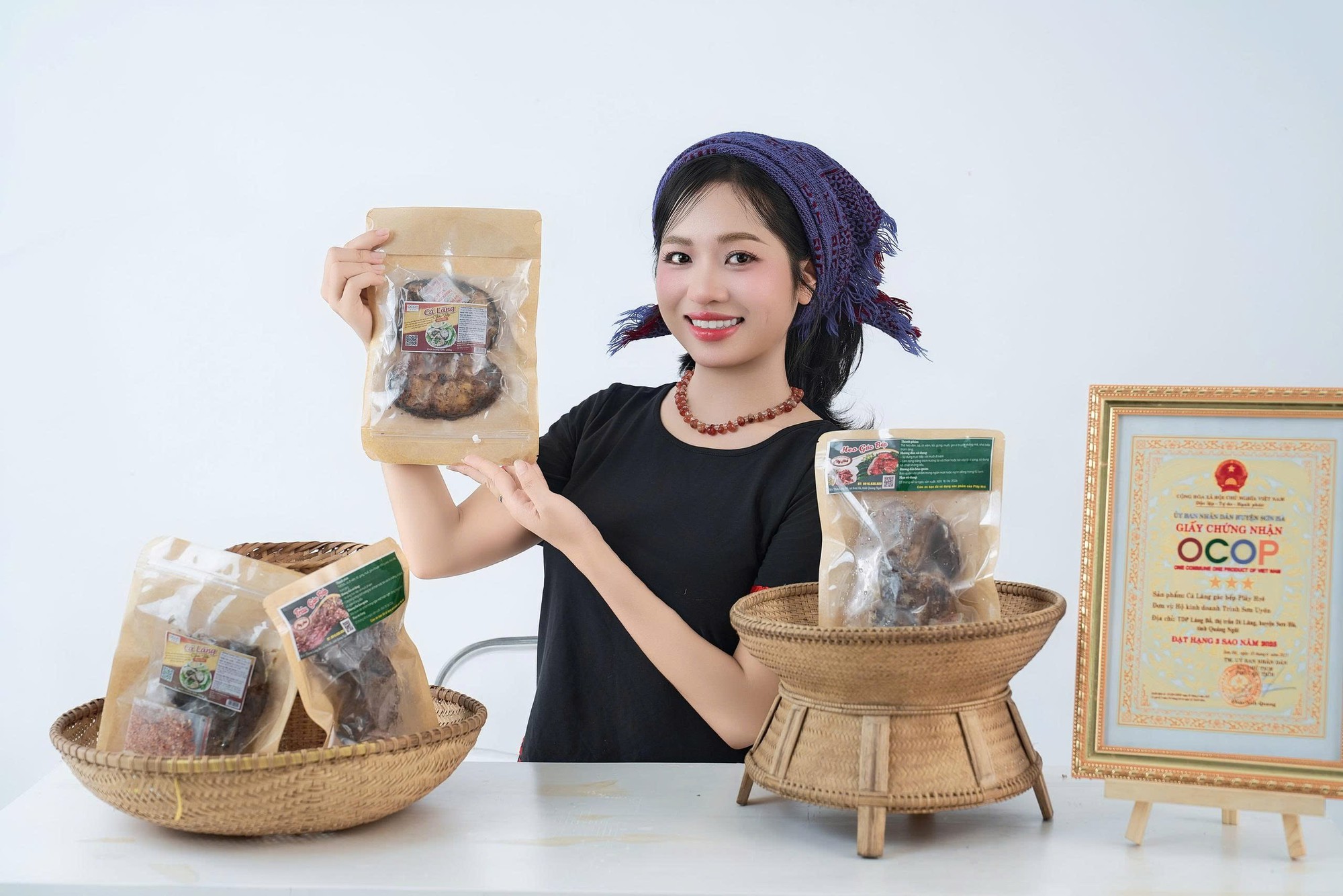 Cô gái 30 tuổi khởi nghiệp từ văn hóa, lan tỏa bản sắc Hrê- Ảnh 2.
