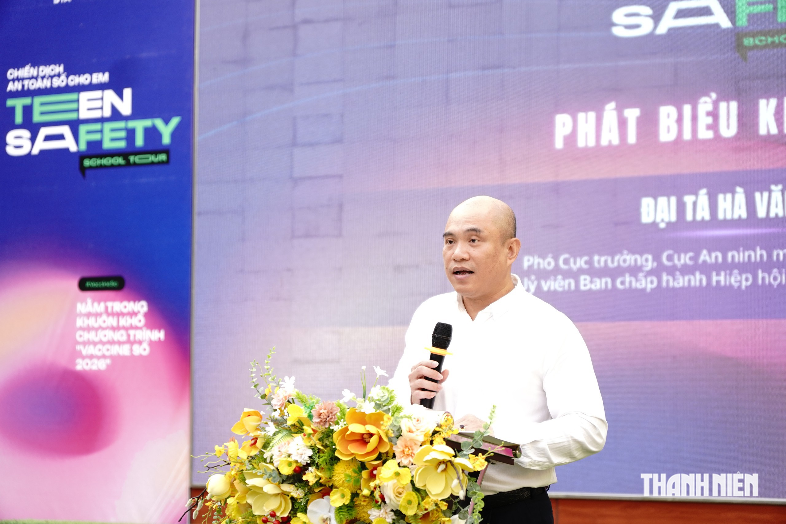 Không thể bảo vệ thế hệ trẻ bằng cách ngăn tham gia không gian mạng - Ảnh 1.