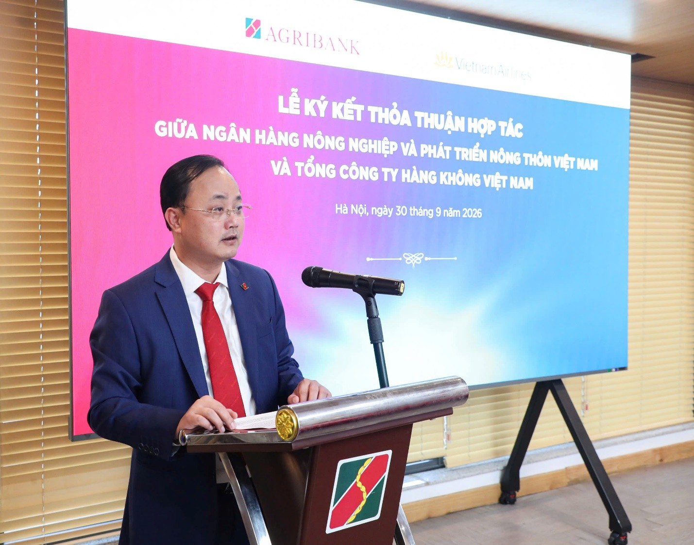 Agribank và Vietnam Airlines kết nối hệ sinh thái hàng không - tài chính ngân hàng - Ảnh 1.