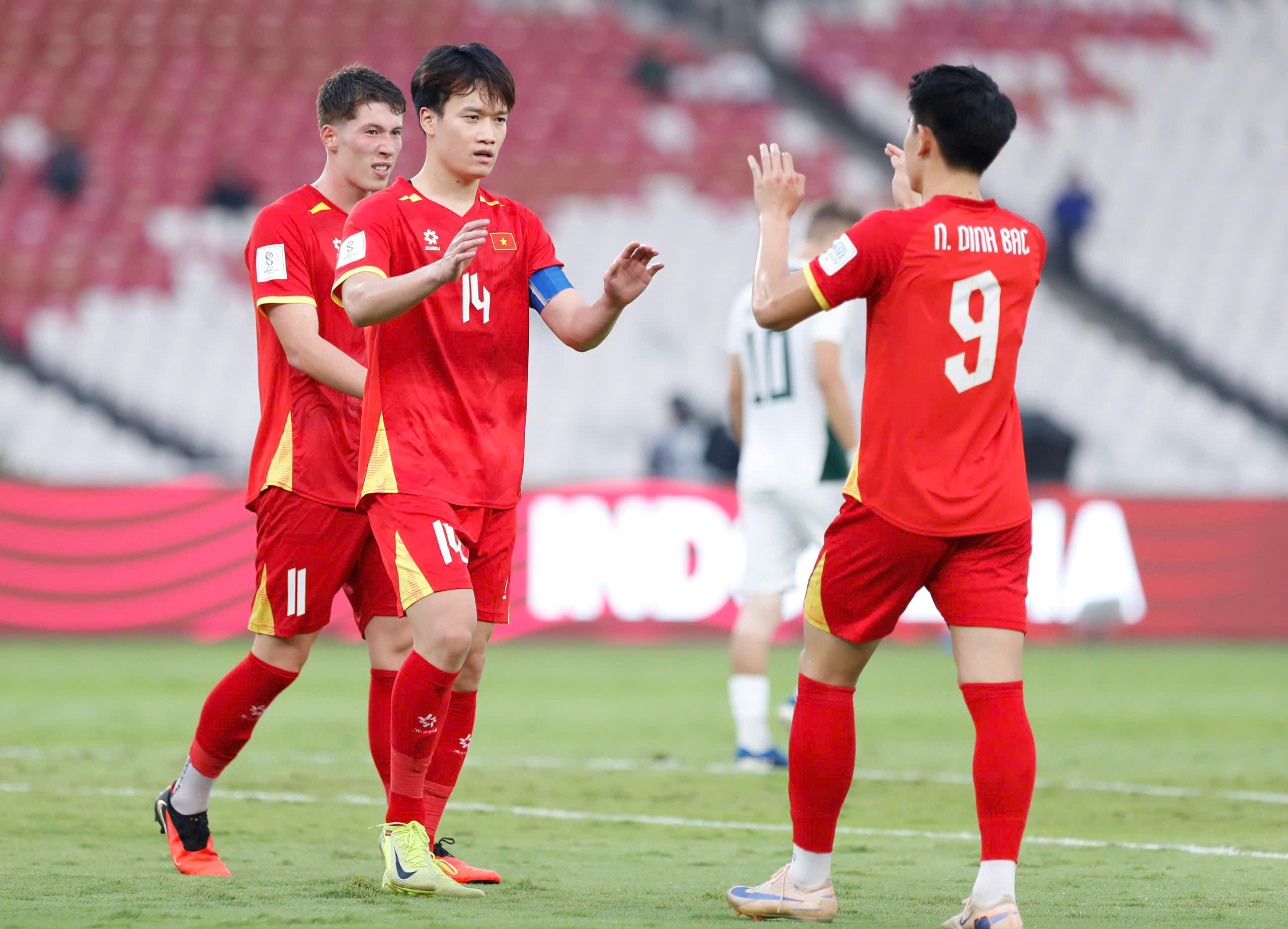 Hoàng Đức vẫn phải cày ải liên tục dù chưa bình phục hẳn chấn thương