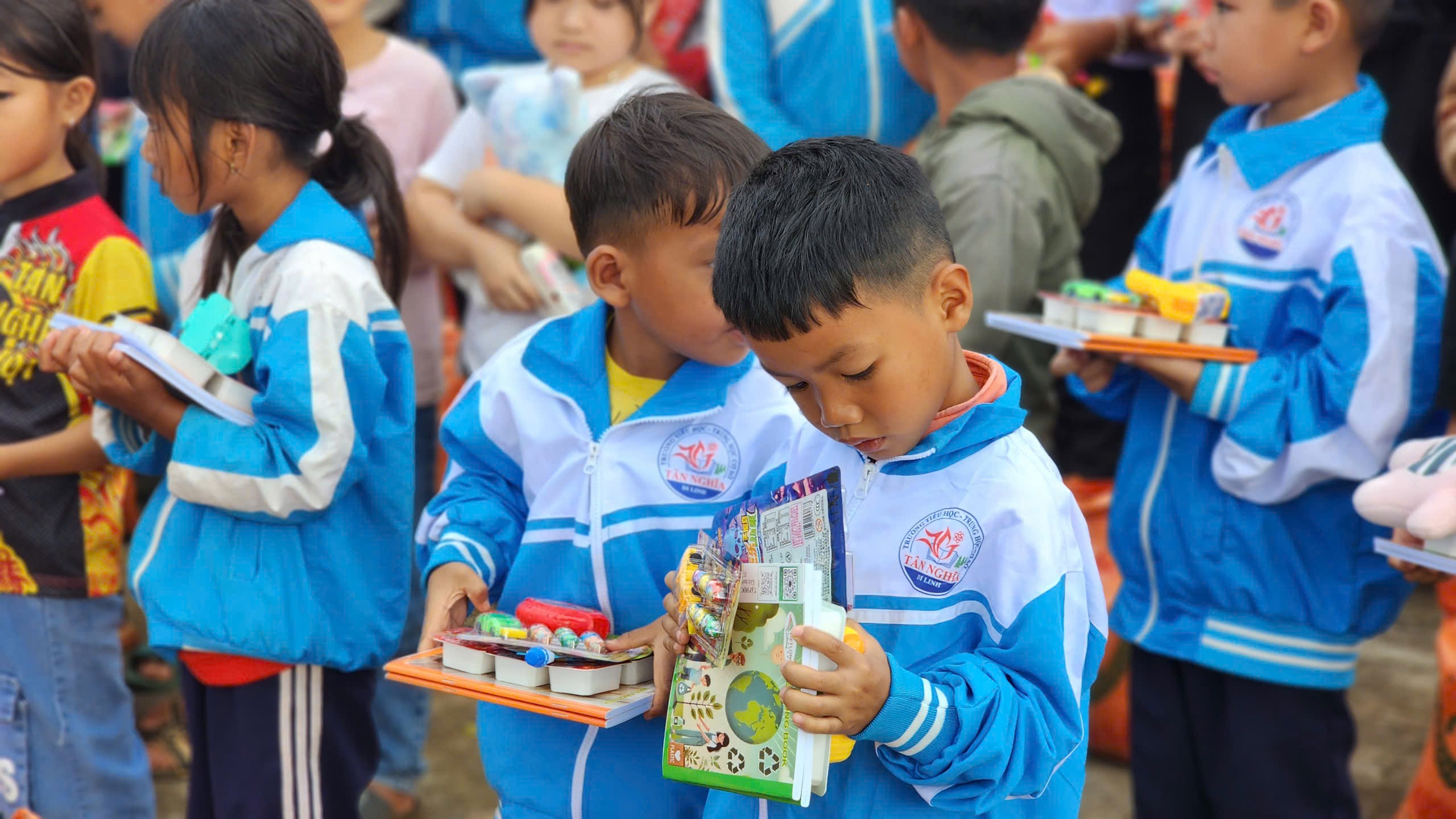 Gửi nắng sẻ chia - Ảnh 2.