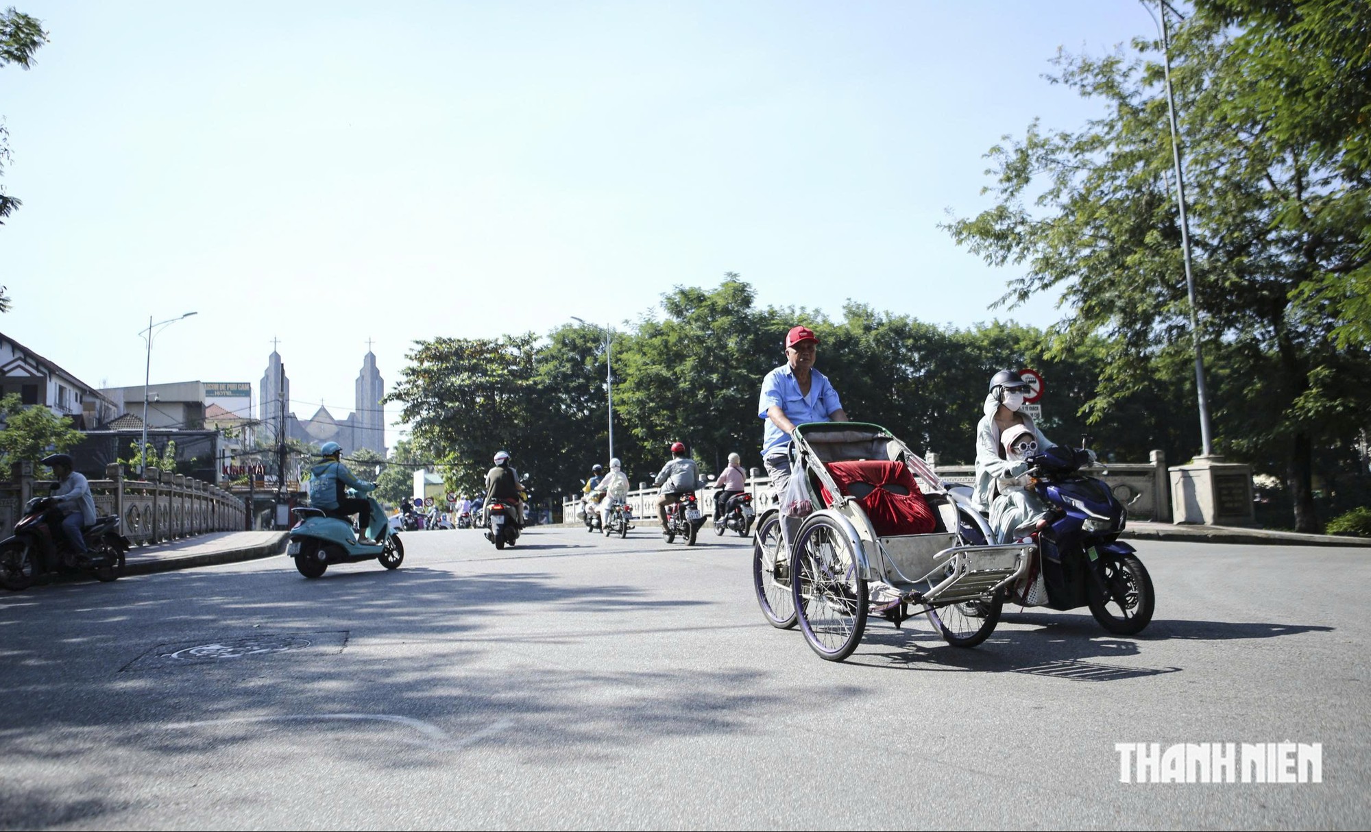 Huế cảnh báo người dân chủ động ứng phó mưa lũ- Ảnh 2.
