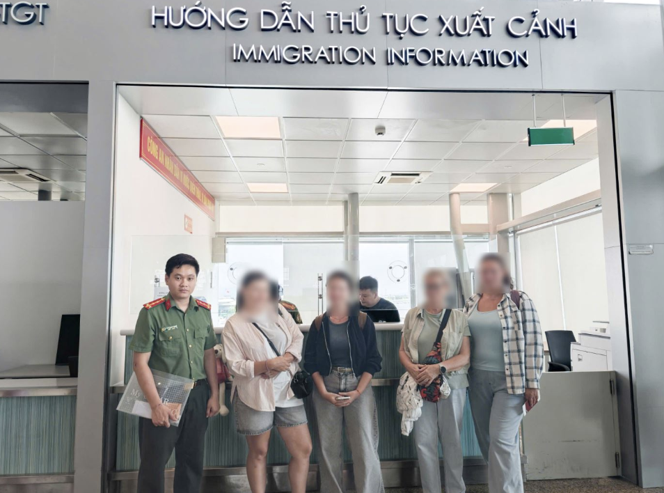 Chưa đầy 2 tháng, xử phạt 42 người nước ngoài vi phạm nhập cảnh ở Khánh Hòa - Ảnh 2.