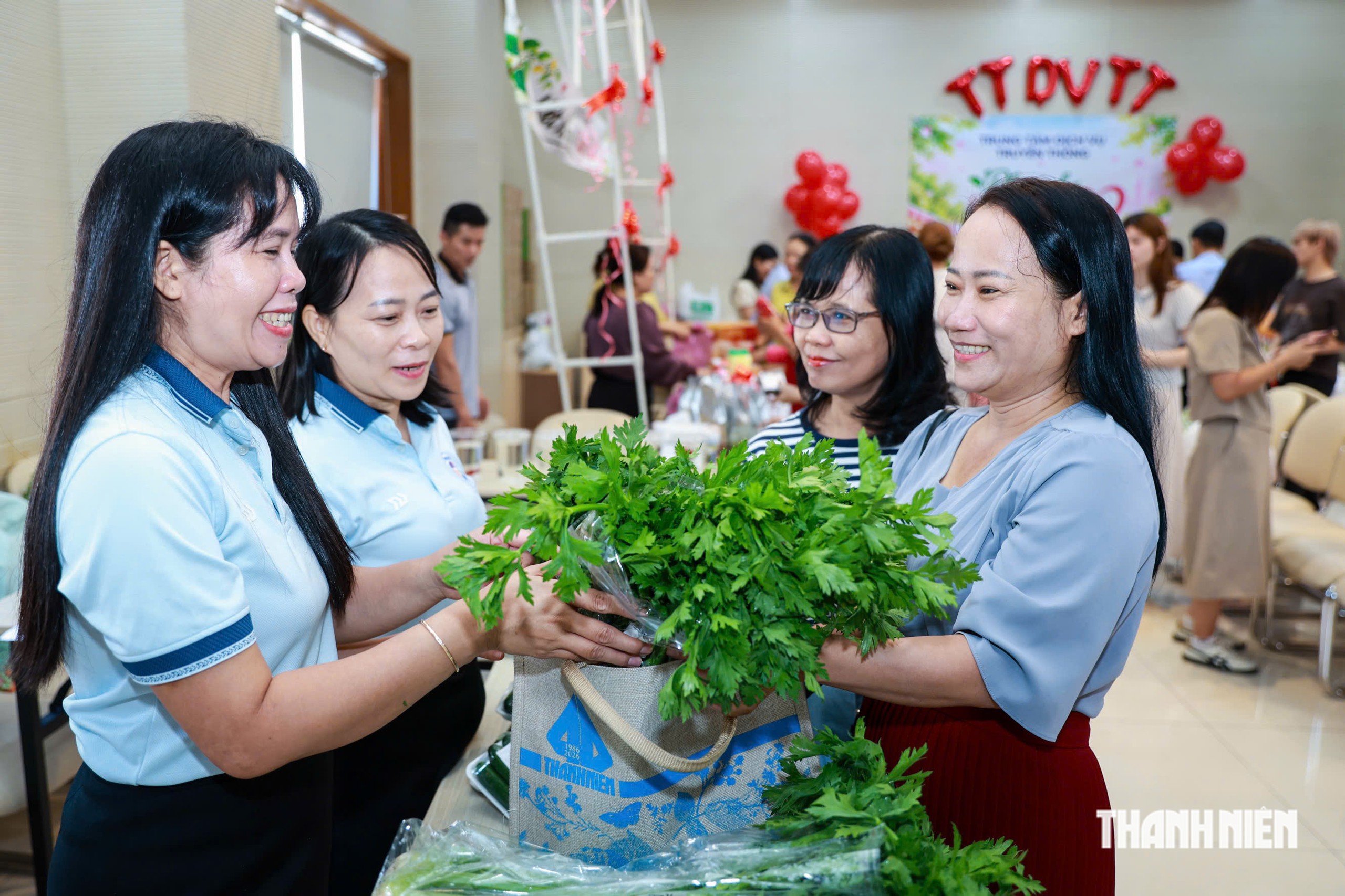 Phiên chợ 'đặc sản Thanh Niên' ngày 20.10 có gì đặc biệt mà ai cũng háo hức?- Ảnh 14.