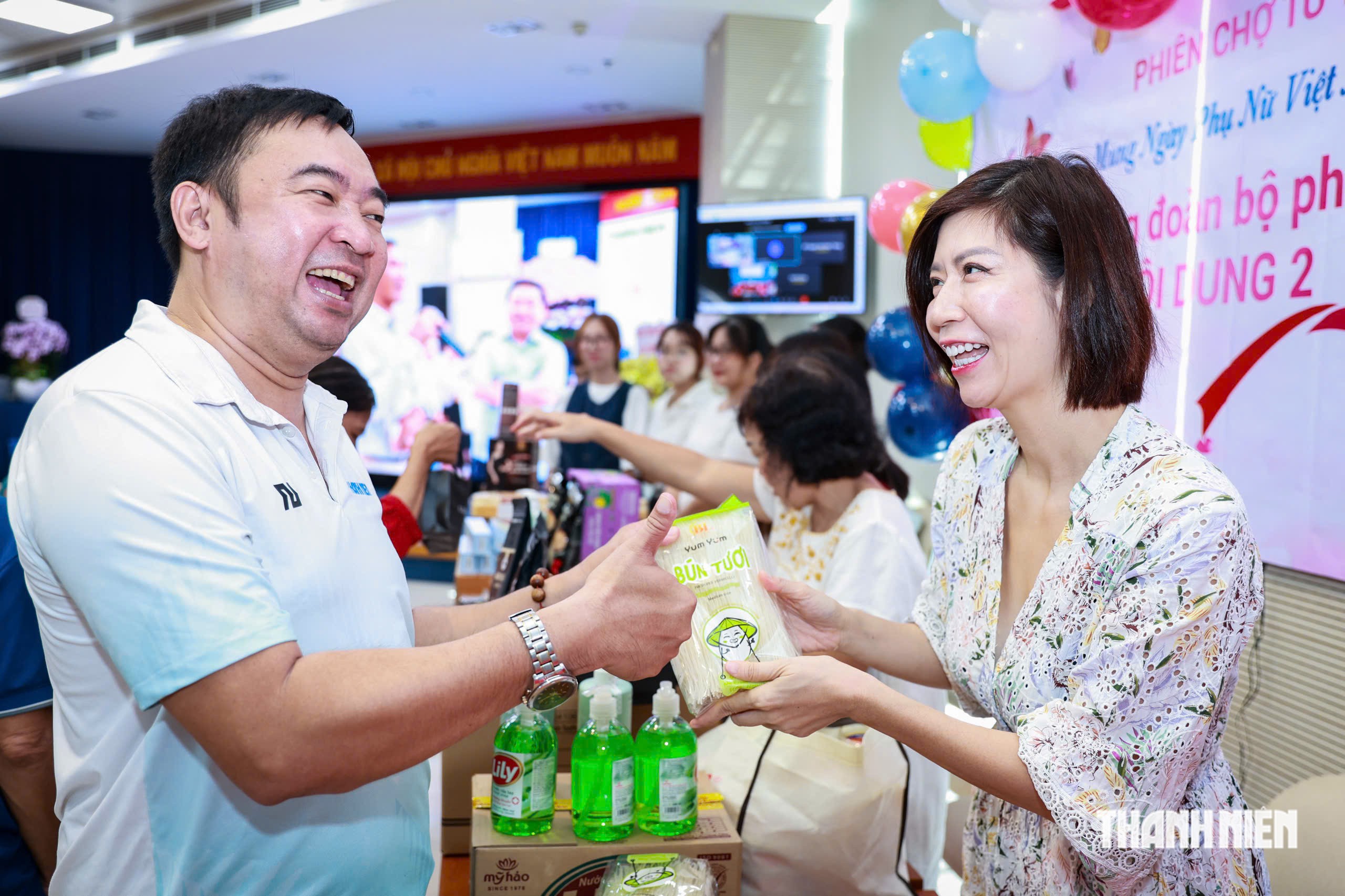 Phiên chợ 'đặc sản Thanh Niên' ngày 20.10 có gì đặc biệt mà ai cũng háo hức?- Ảnh 8.