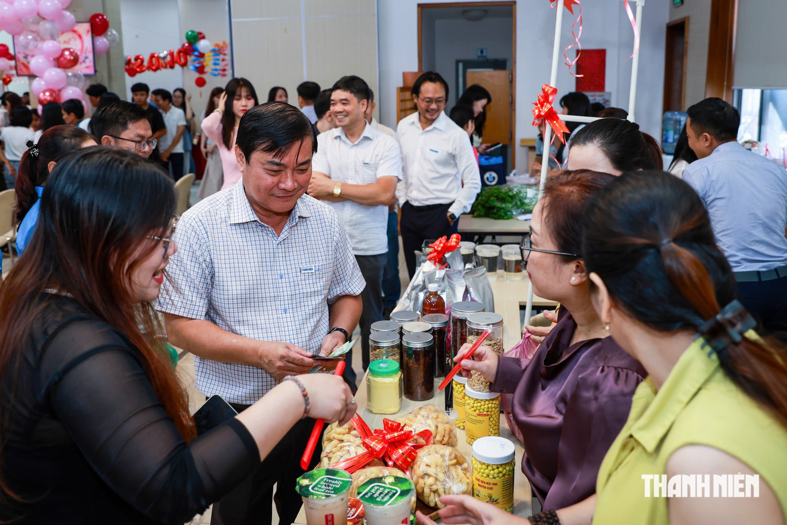 Phiên chợ 'đặc sản Thanh Niên' ngày 20.10 có gì đặc biệt mà ai cũng háo hức?- Ảnh 4.