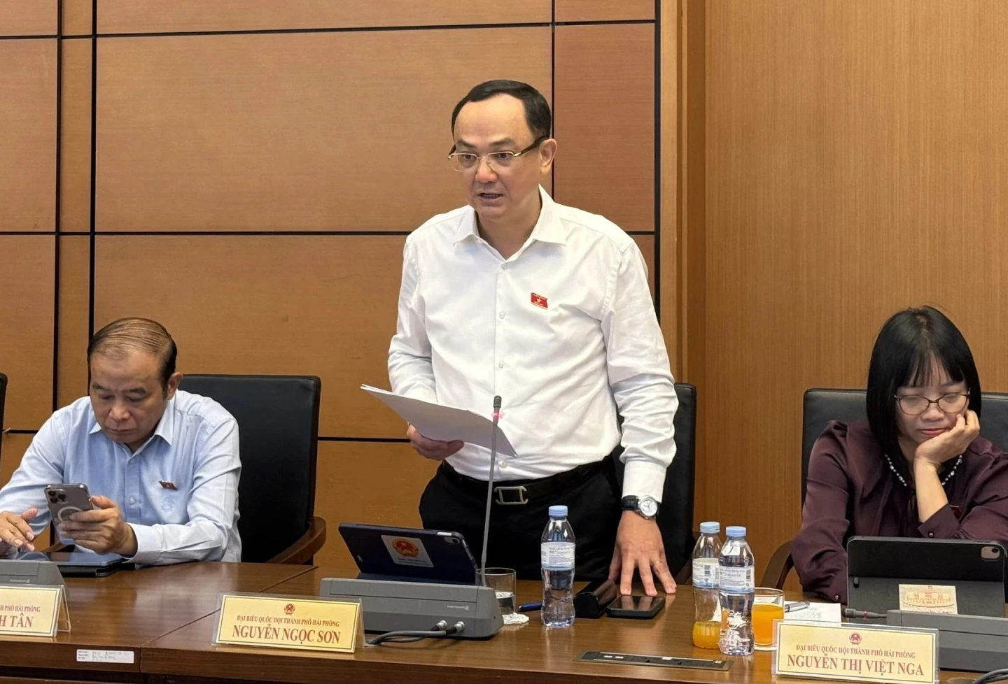 Thủ tướng: Cắt trung gian để người bệnh tiếp cận giá thuốc hợp lý- Ảnh 2.