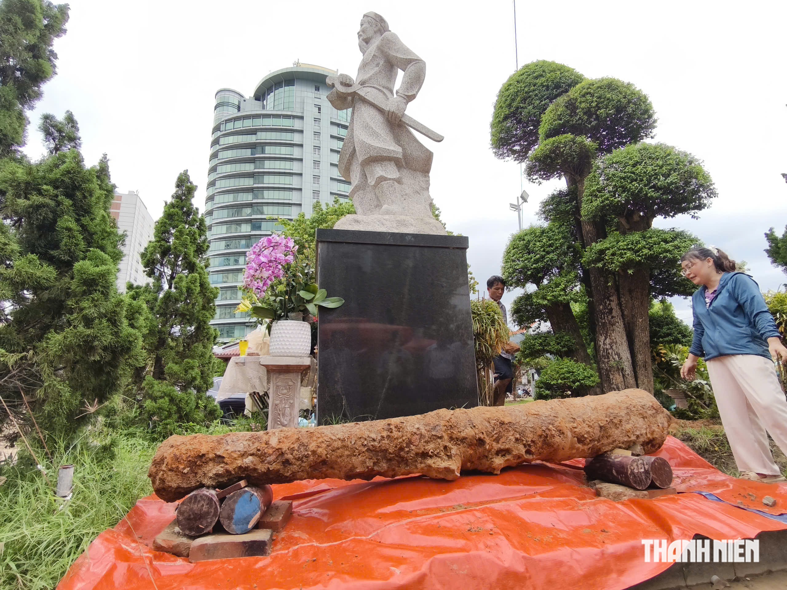 Cận cảnh khai quật súng thần công khoảng 200 năm tuổi tại Thành Điện Hải - Ảnh 12.