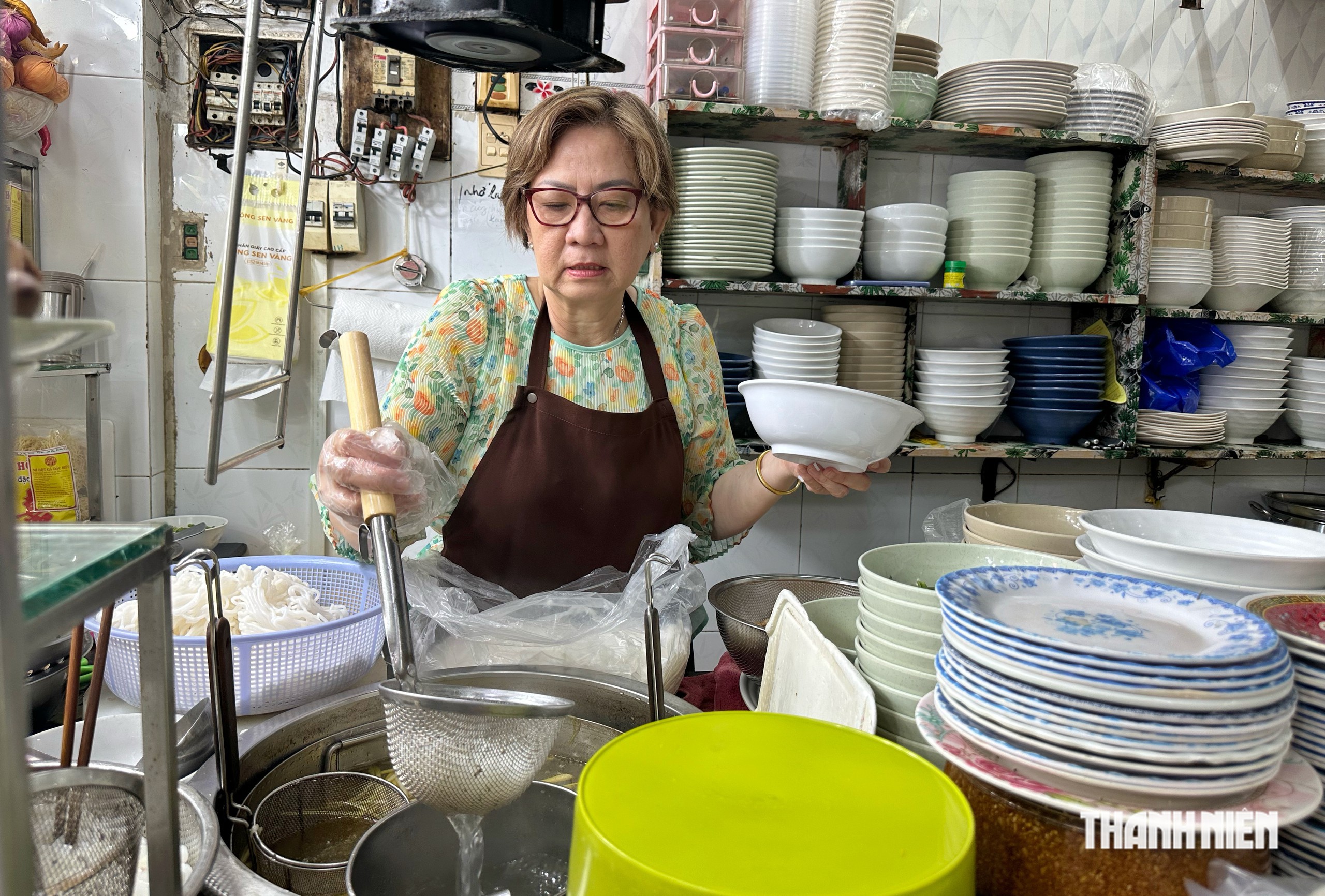 Hết hôm nay, quán ăn nổi tiếng TP.HCM nằm sát chợ Bến Thành đóng cửa vĩnh viễn - Ảnh 4.