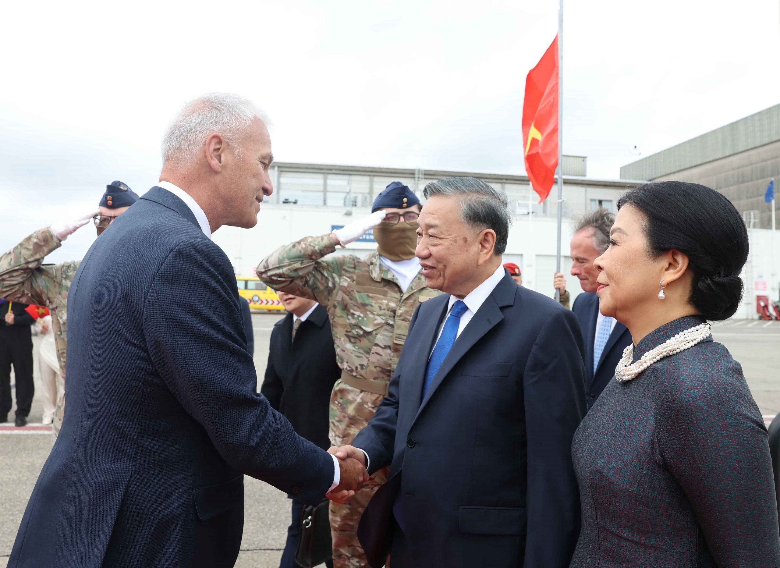 Tổng Bí thư, Chủ tịch nước Tô Lâm bắt đầu thăm chính thức EU và Bỉ - Ảnh 1.