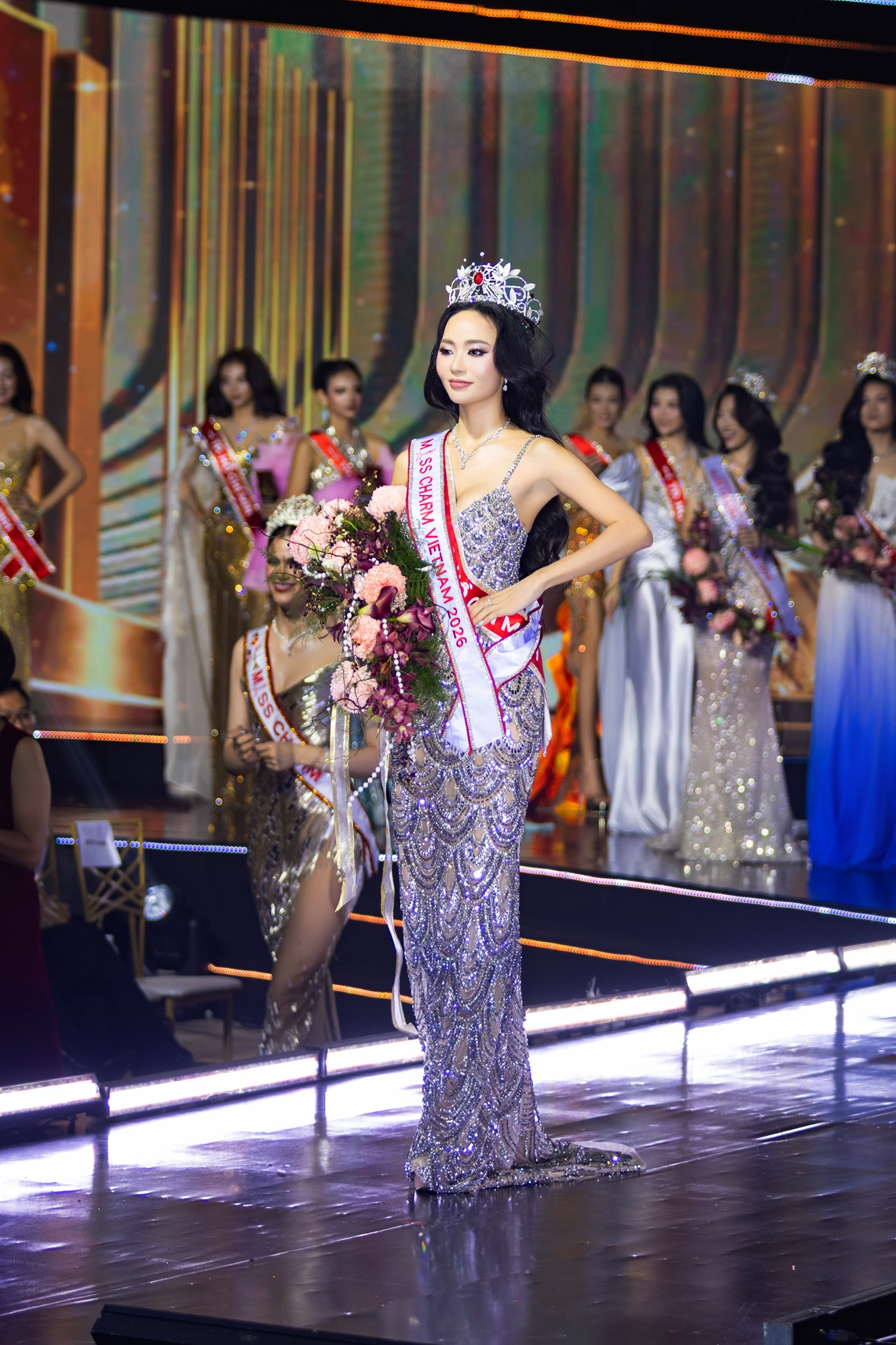 Nữ MC song ngữ cao 1,77m đăng quang Miss Charm Vietnam - Ảnh 7.