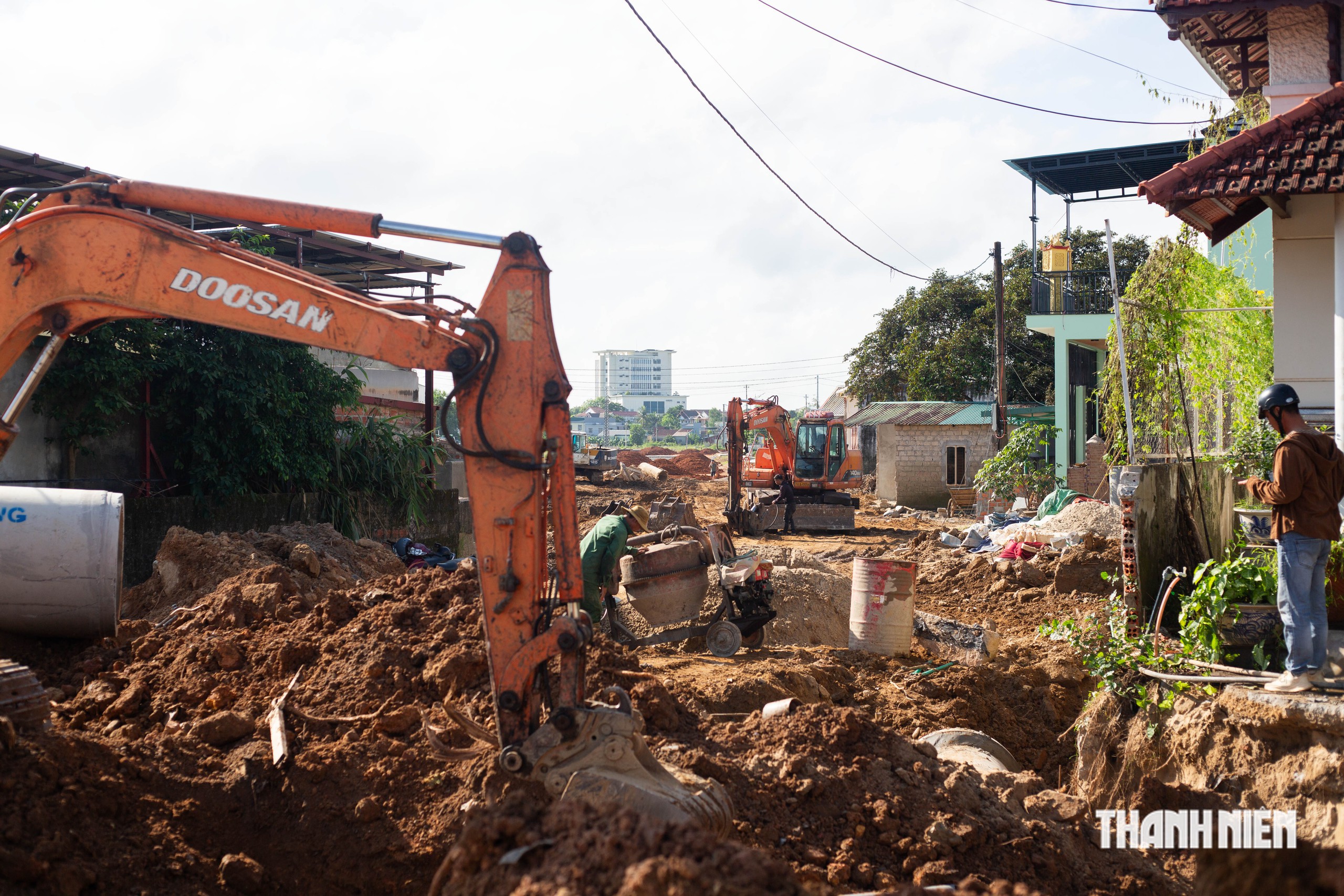 Quảng Trị cấp tốc giải ph&oacute;ng mặt bằng đường 2 đầu cầu d&acirc;y văng s&ocirc;ng Hiếu- Ảnh 2.