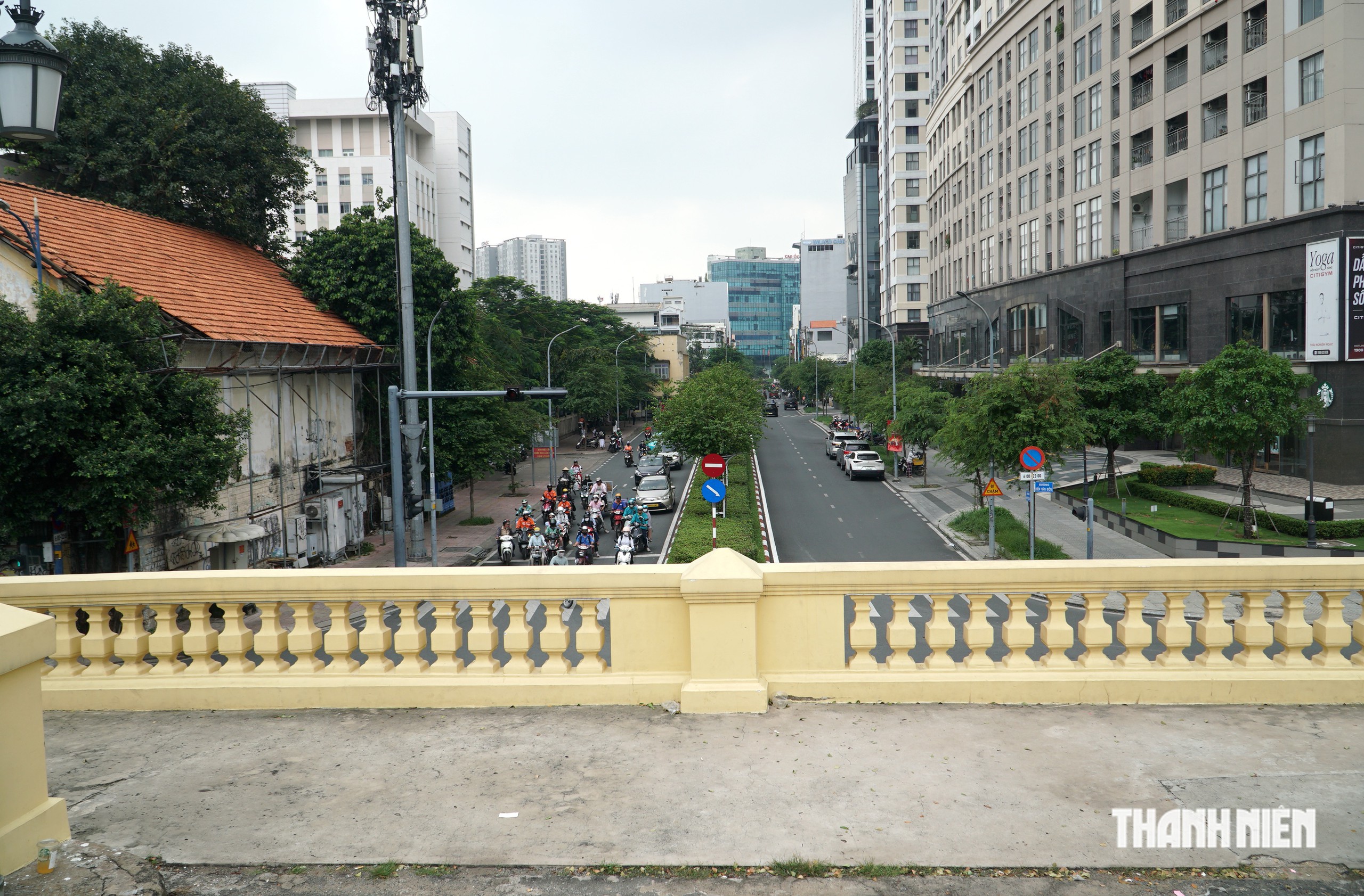 Cầu ng&agrave;n tỉ vừa xuất hiện, trung t&acirc;m TP.HCM c&oacute; cầu đi bộ hơn một thế kỷ - Ảnh 10.