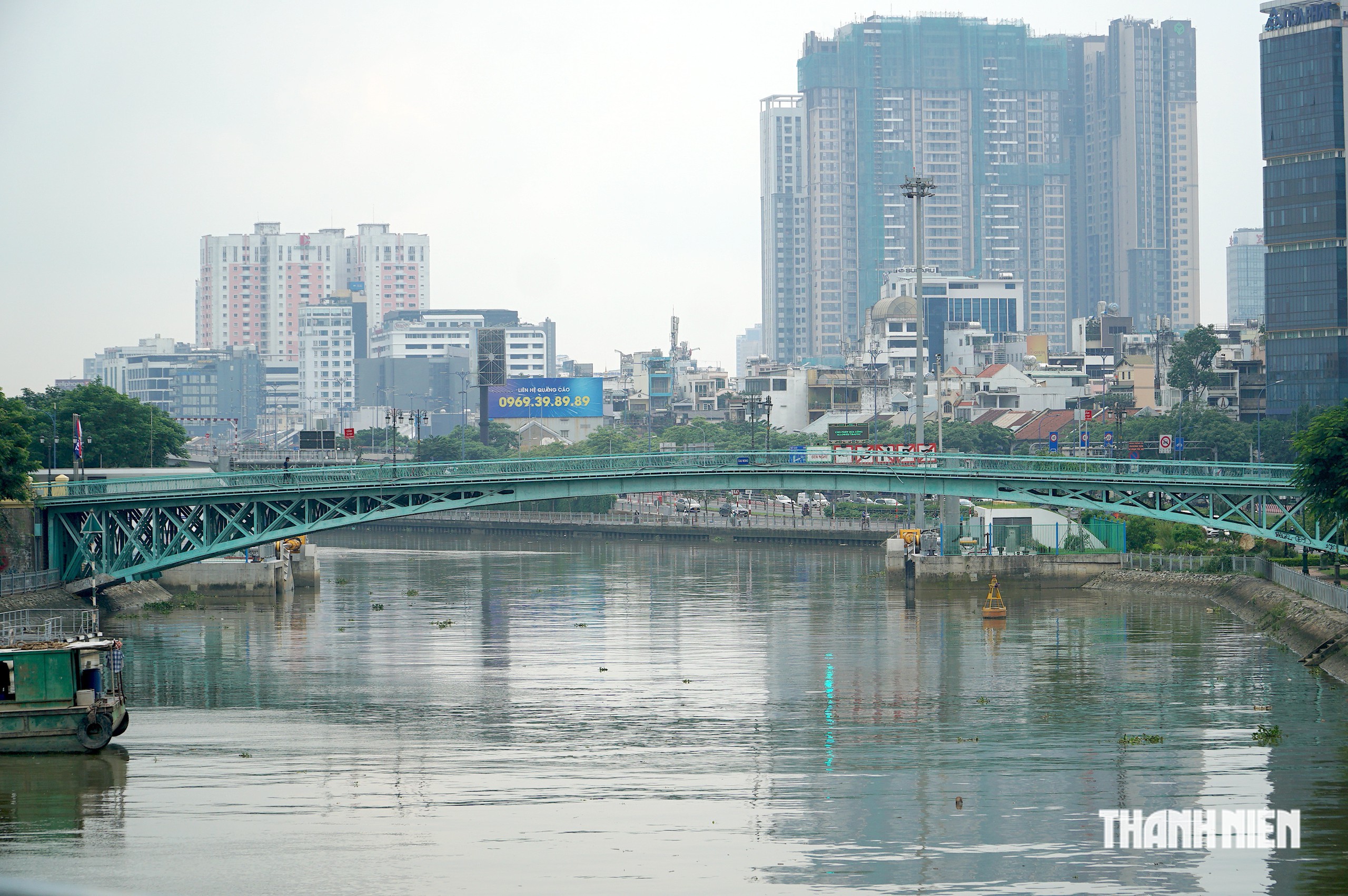 Cầu ng&agrave;n tỉ vừa xuất hiện, trung t&acirc;m TP.HCM c&oacute; cầu đi bộ hơn một thế kỷ - Ảnh 1.