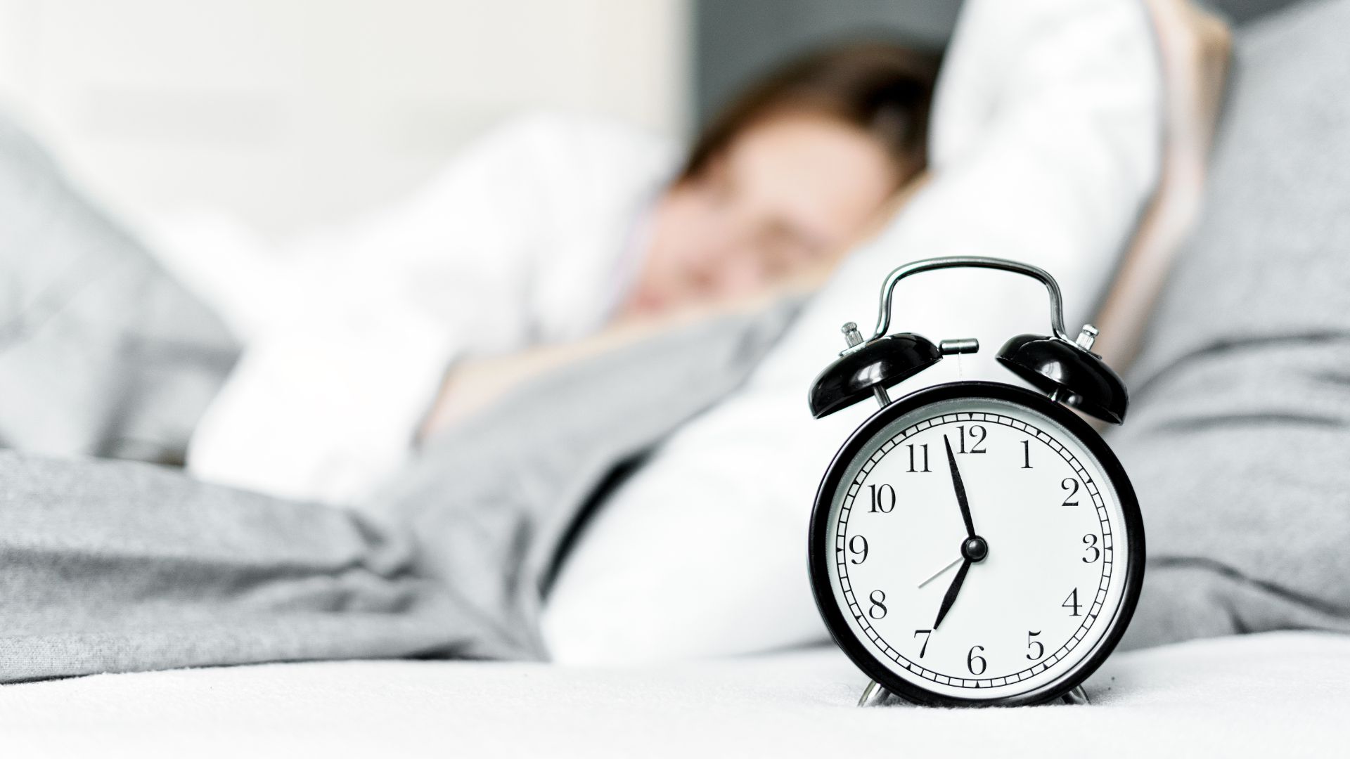 Vì sao ngủ đủ giờ vẫn chưa chắc là ngủ tốt? - Ảnh 1.