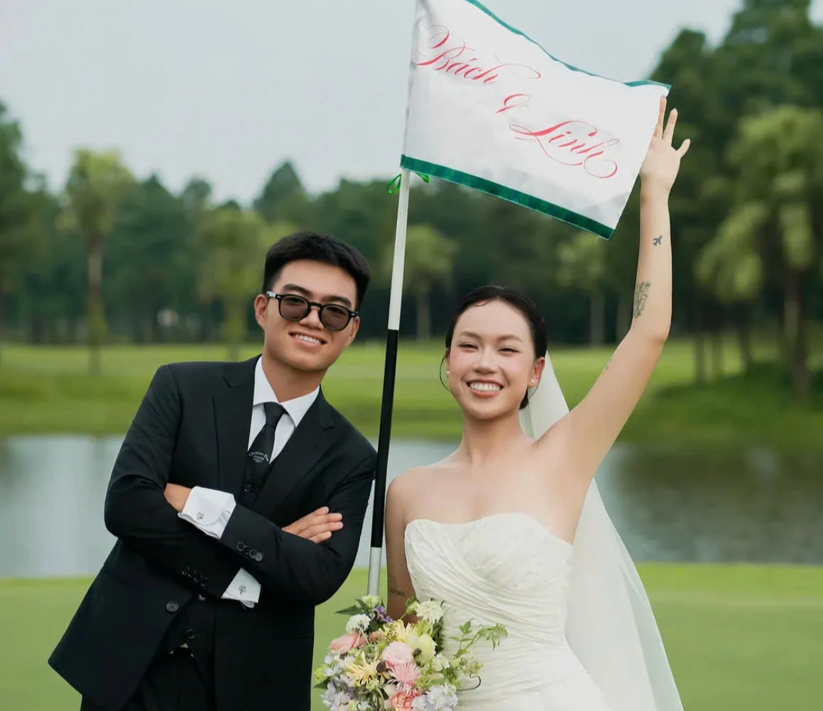 Cô dâu, chú rể đánh golf ngay trong đám cưới, 900 khách phải trầm trồ - Ảnh 2.