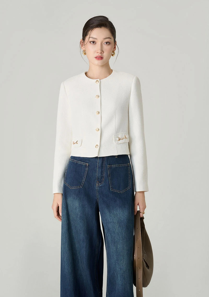 Stunning ways to style jeans in cold weather.