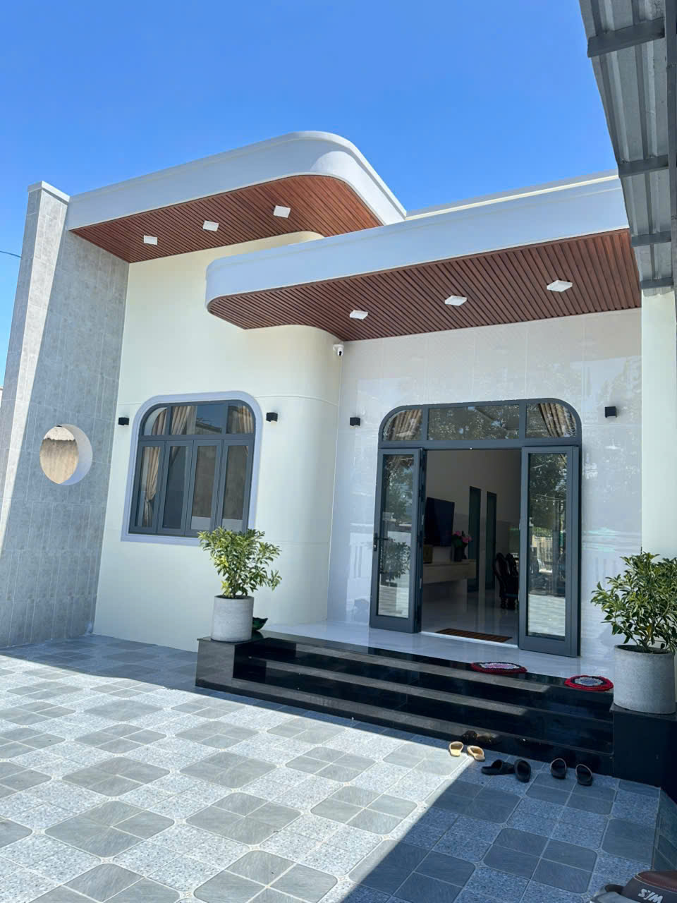 5 chị em gái góp tiền xây nhà cho ba mẹ - Ảnh 1.
