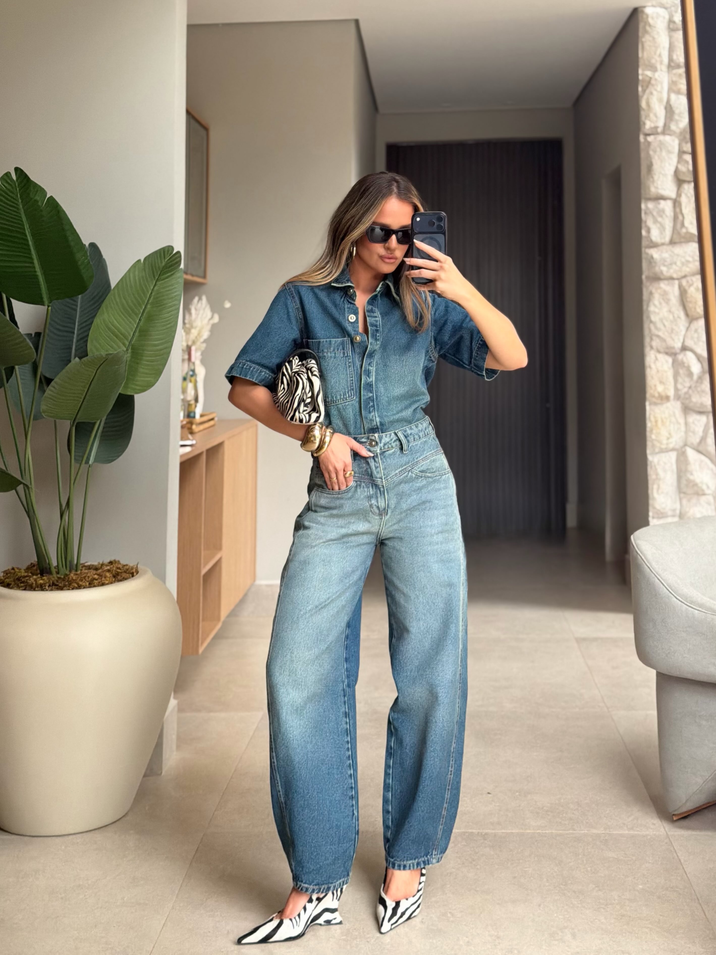 Stunning ways to style jeans in cold weather.