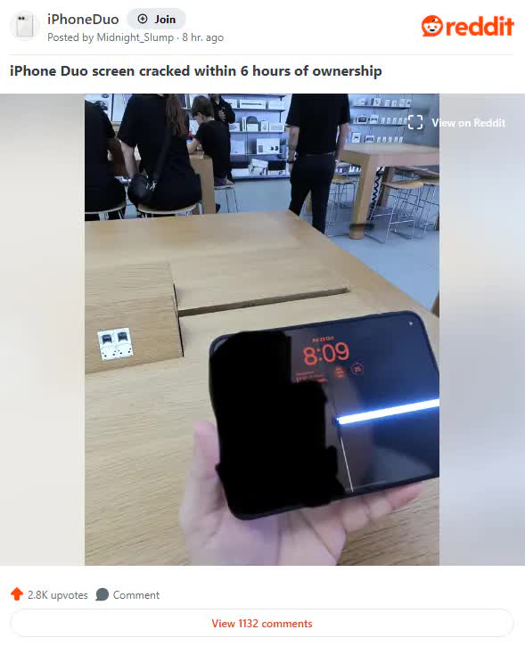 Nhiều iPhone Duo xuất hiện vết nứt gần bản lề ngay ngày đầu sử dụng - Ảnh 1.