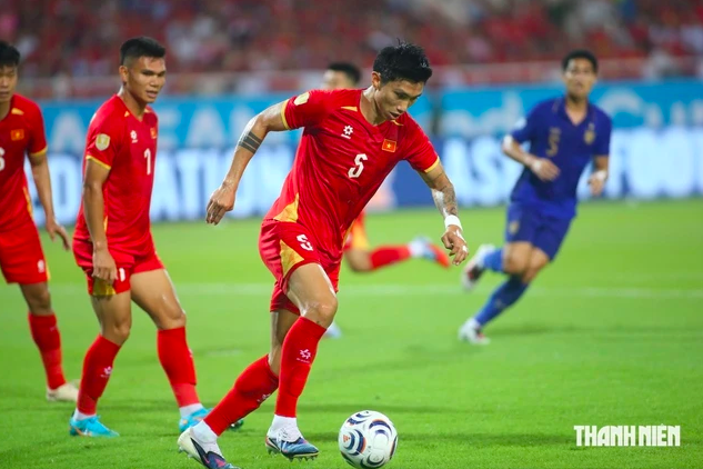 Văn Hậu, Thành Chung và Văn Vĩ tái xuất Asian Cup: Hàng thủ đội tuyển Việt Nam không còn mong manh- Ảnh 3.