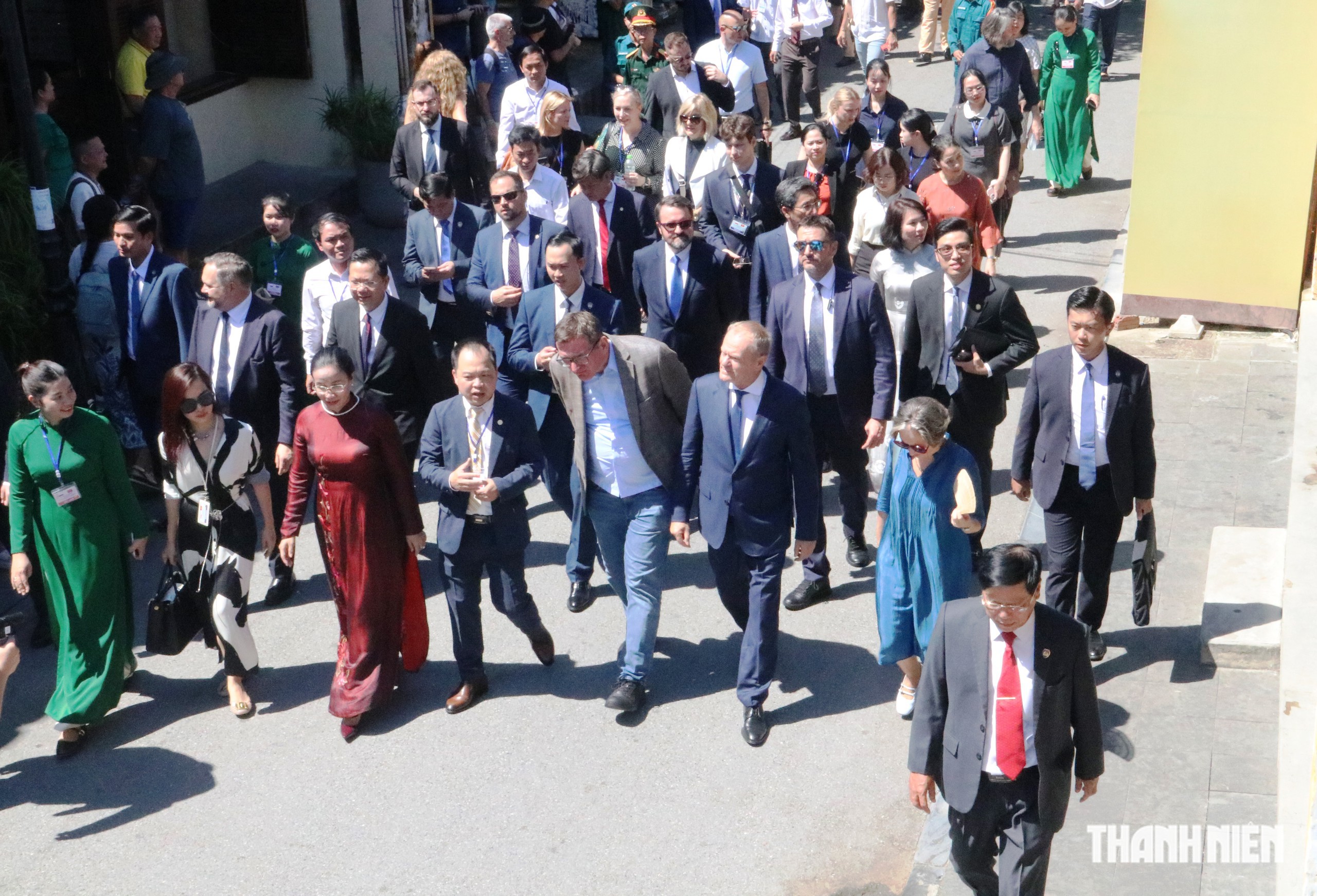 Thủ tướng Ba Lan Donald Tusk tham quan phố cổ Hội An, nghe hát bài chòi- Ảnh 12.