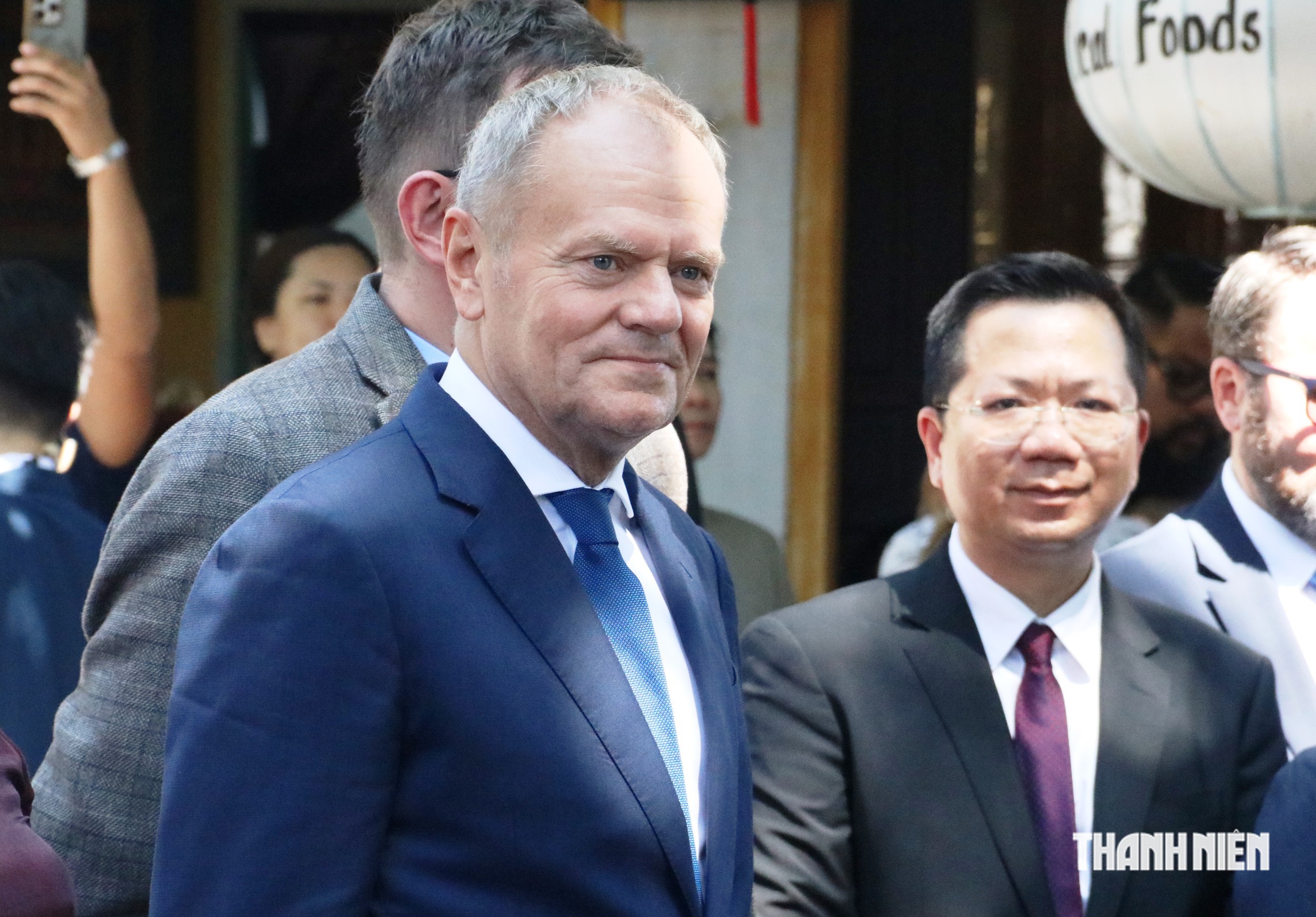 Thủ tướng Ba Lan Donald Tusk tham quan phố cổ Hội An, nghe hát bài chòi- Ảnh 6.