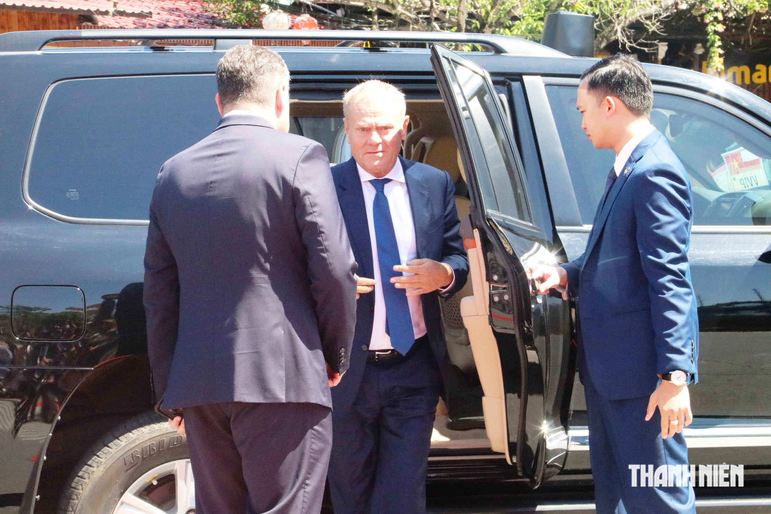 Thủ tướng Ba Lan Donald Tusk tham quan phố cổ Hội An, nghe hát bài chòi- Ảnh 3.
