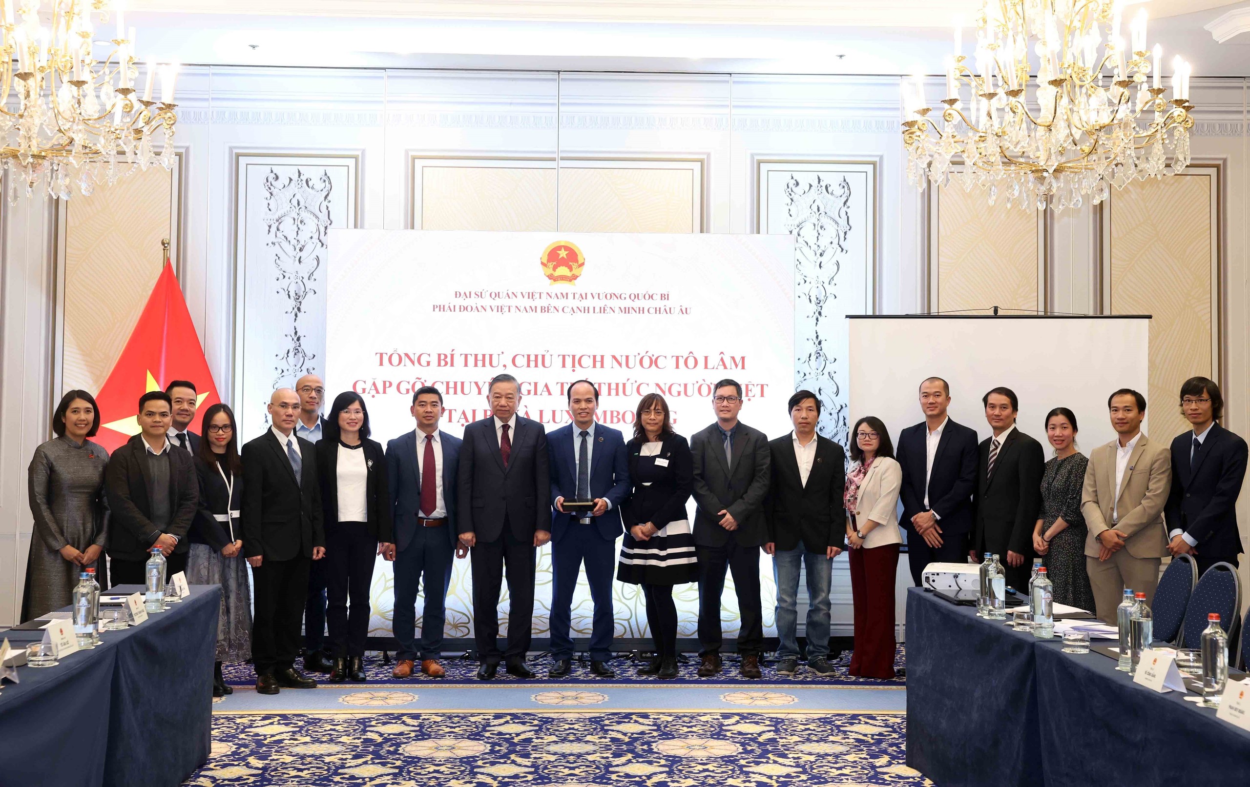 Tổng Bí thư, Chủ tịch nước Tô Lâm gặp gỡtrí thức người Việt tại Bỉ và Luxembourg - Ảnh 1.