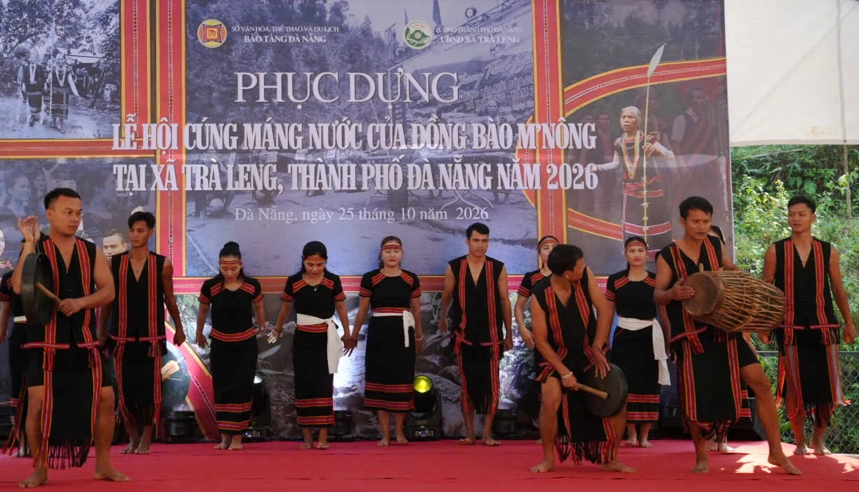 Độc đáo lễ cúng máng nước của người M'Nông ở vùng cao Đà Nẵng- Ảnh 1.