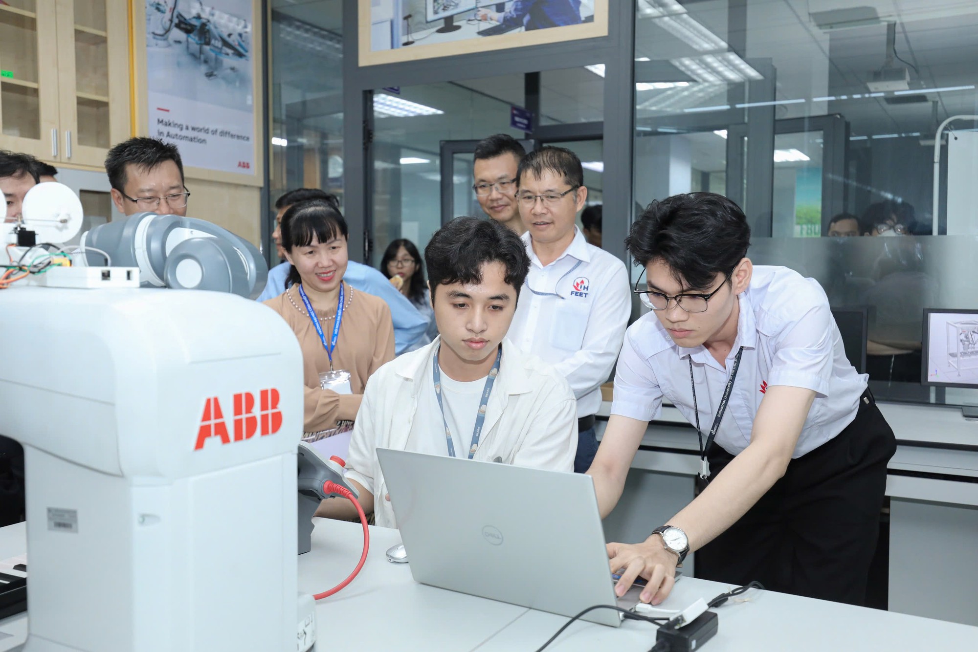 Trường đại học tăng nguồn thu từ tài sản trí tuệ - Ảnh 1.