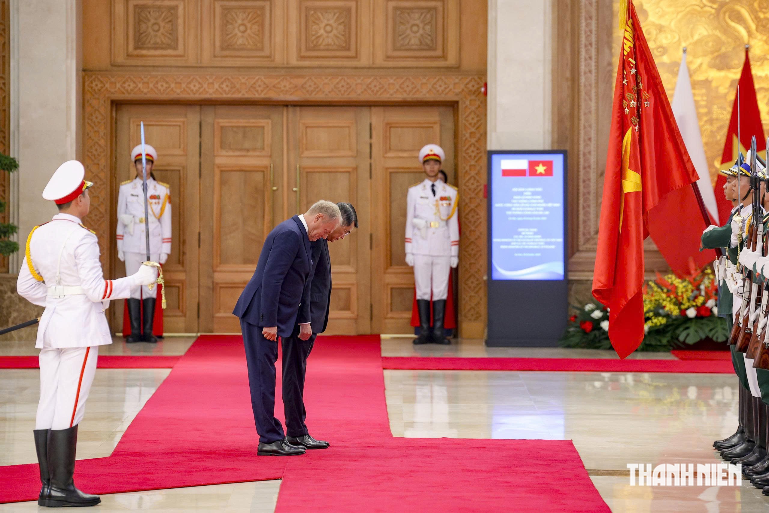 Thủ tướng Lê Minh Hưng chủ trì lễ đón chính thức Thủ tướng Ba Lan - Ảnh 3.