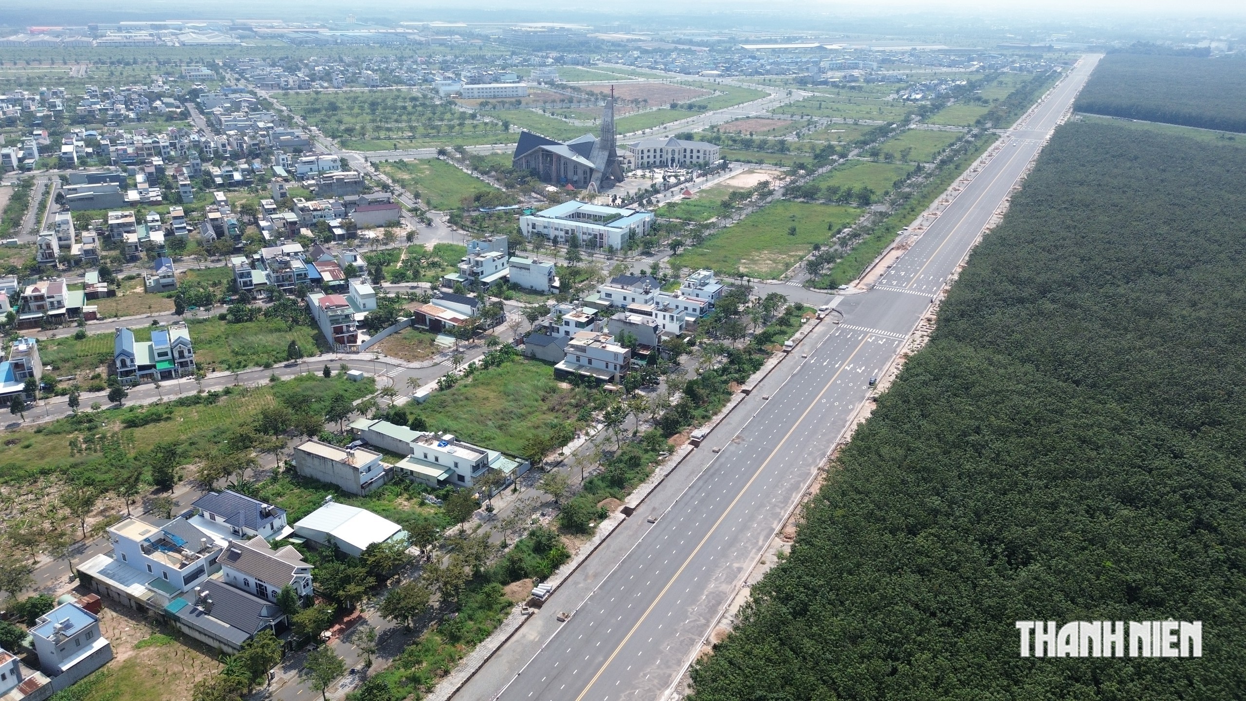 Đại lộ thẳng tắp 8 làn xe, xuyên rừng cao su kết nối sân bay Long Thành - Ảnh 6.