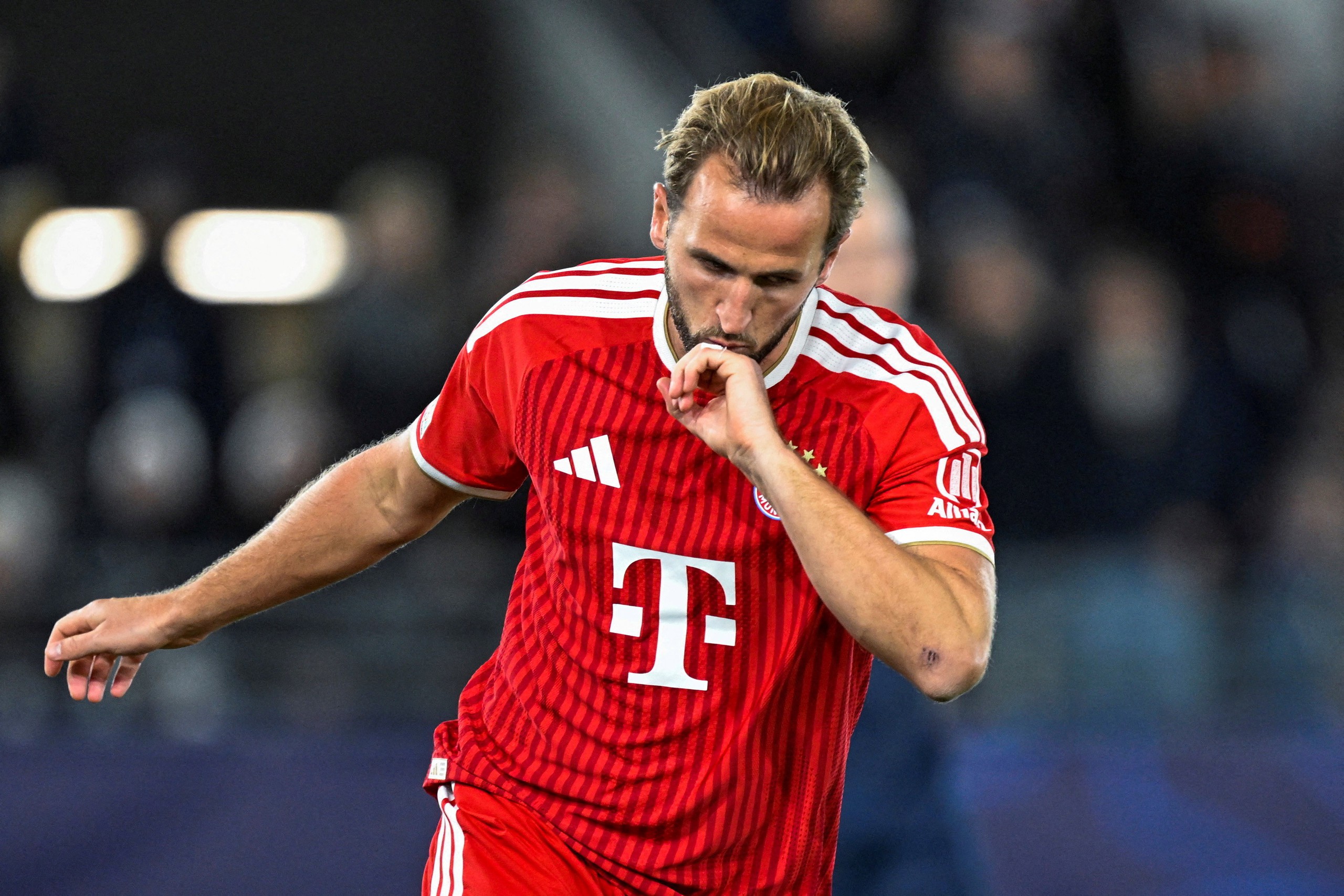 Harry Kane từ tốp 10 đến Quả bóng vàng: Điều gì làm nên chiến thắng? - Ảnh 1.