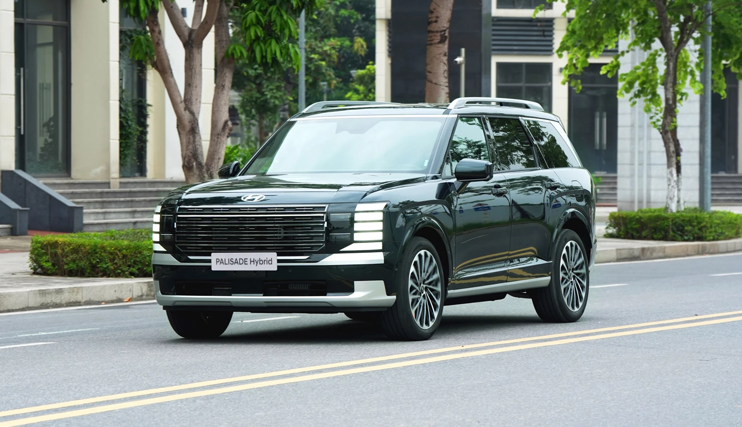 10 động cơ, hệ thống truyền động ô tô tốt nhất năm 2026: Vắng bóng xe xăng - Ảnh 3.