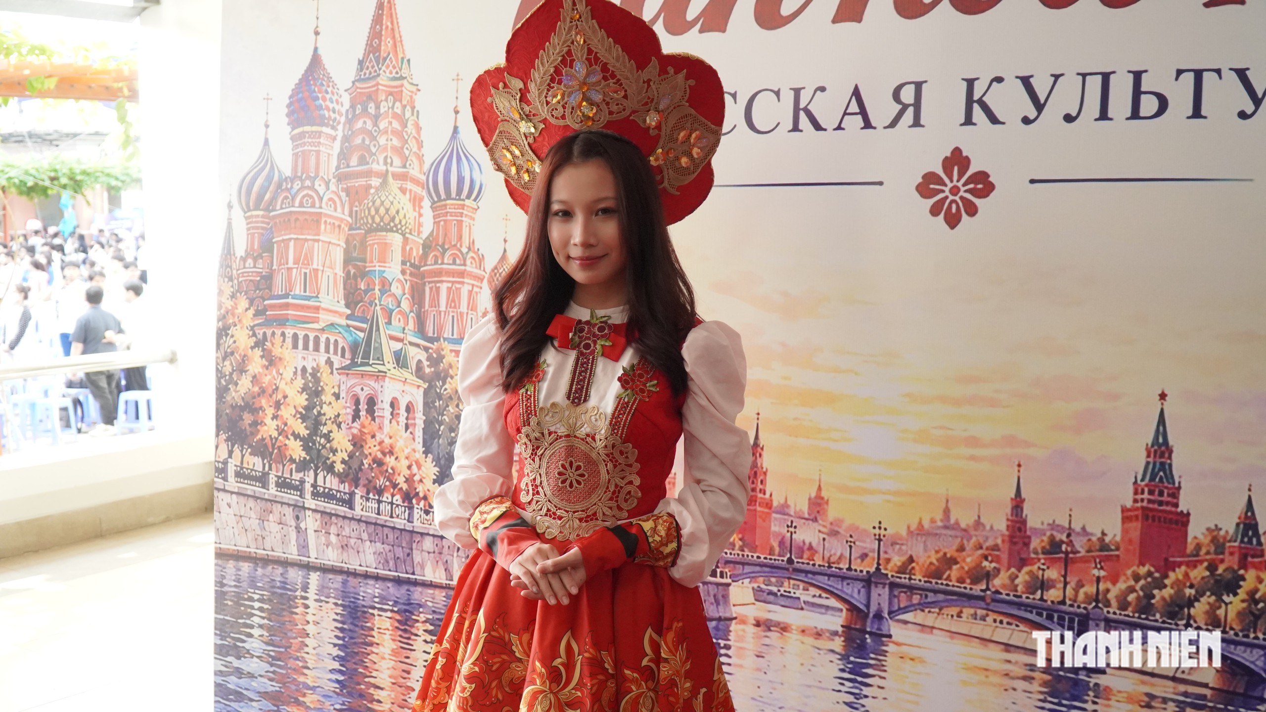 Sinh viên thích thú như được… đi du lịch nhiều nước ngay tại trường - Ảnh 7.