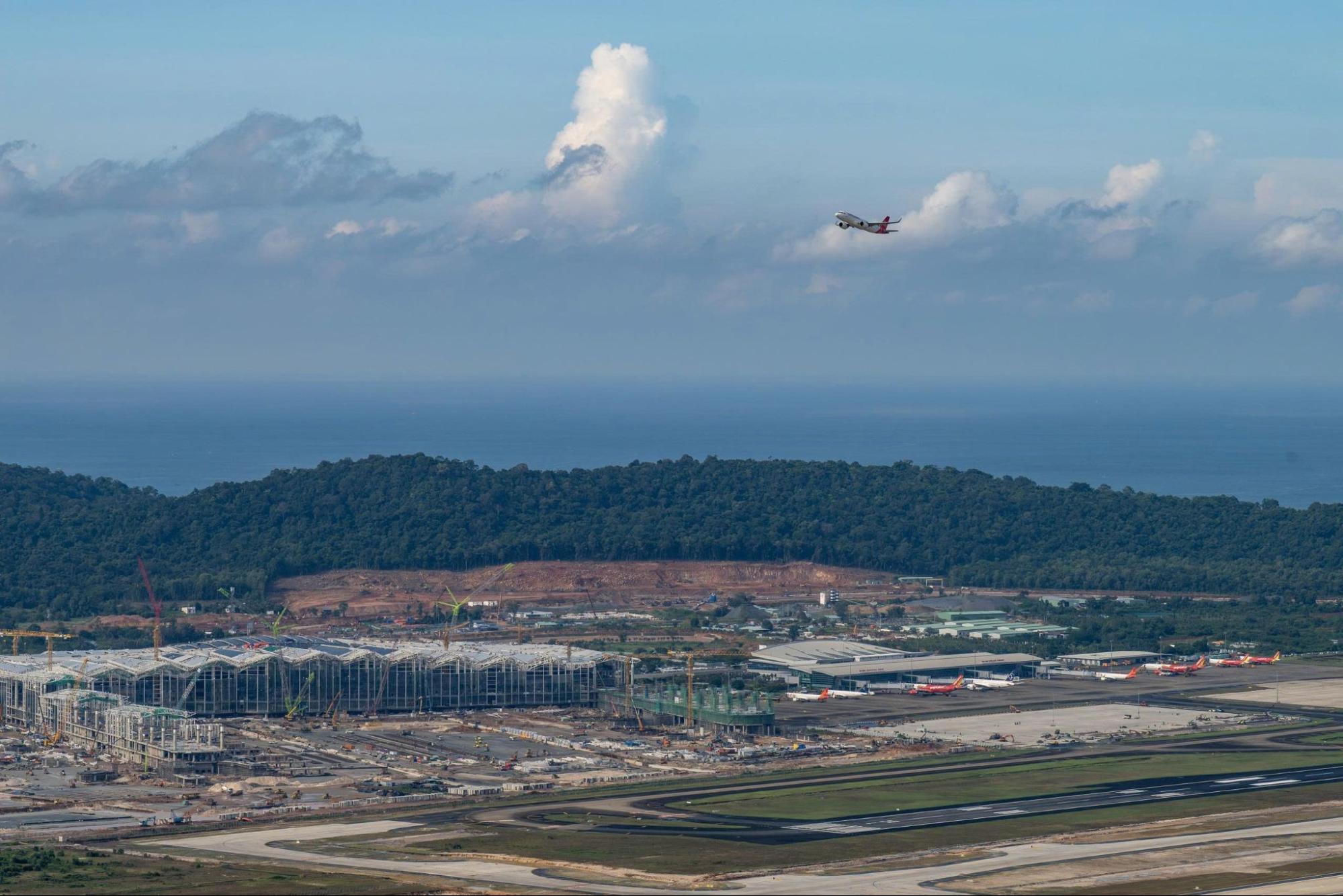 Toàn cảnh đường băng 3.300m tại Phú Quốc đón chuyến bay đầu tiên sau thi công thần tốc - Ảnh 13.
