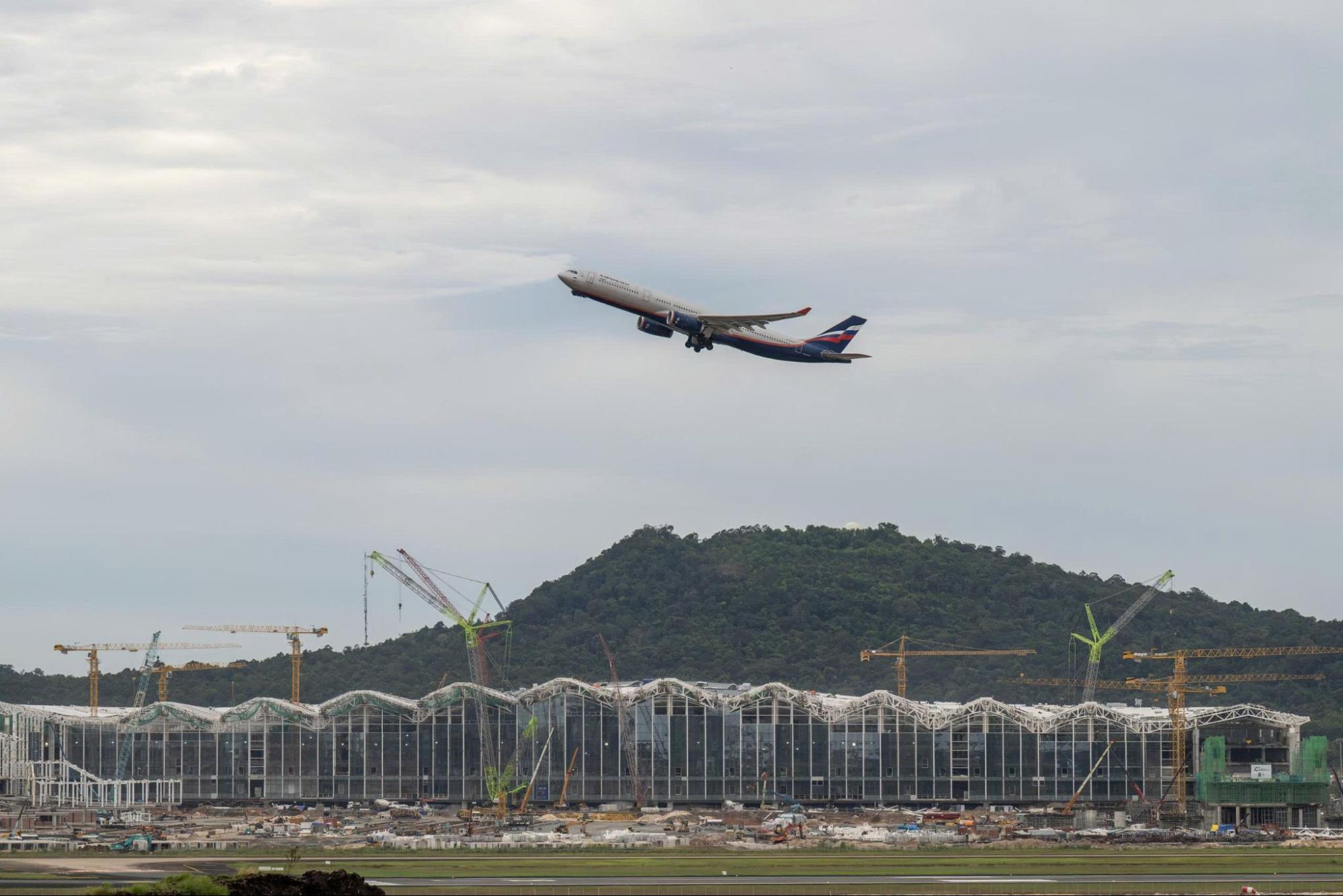 Toàn cảnh đường băng 3.300m tại Phú Quốc đón chuyến bay đầu tiên sau thi công thần tốc - Ảnh 14.