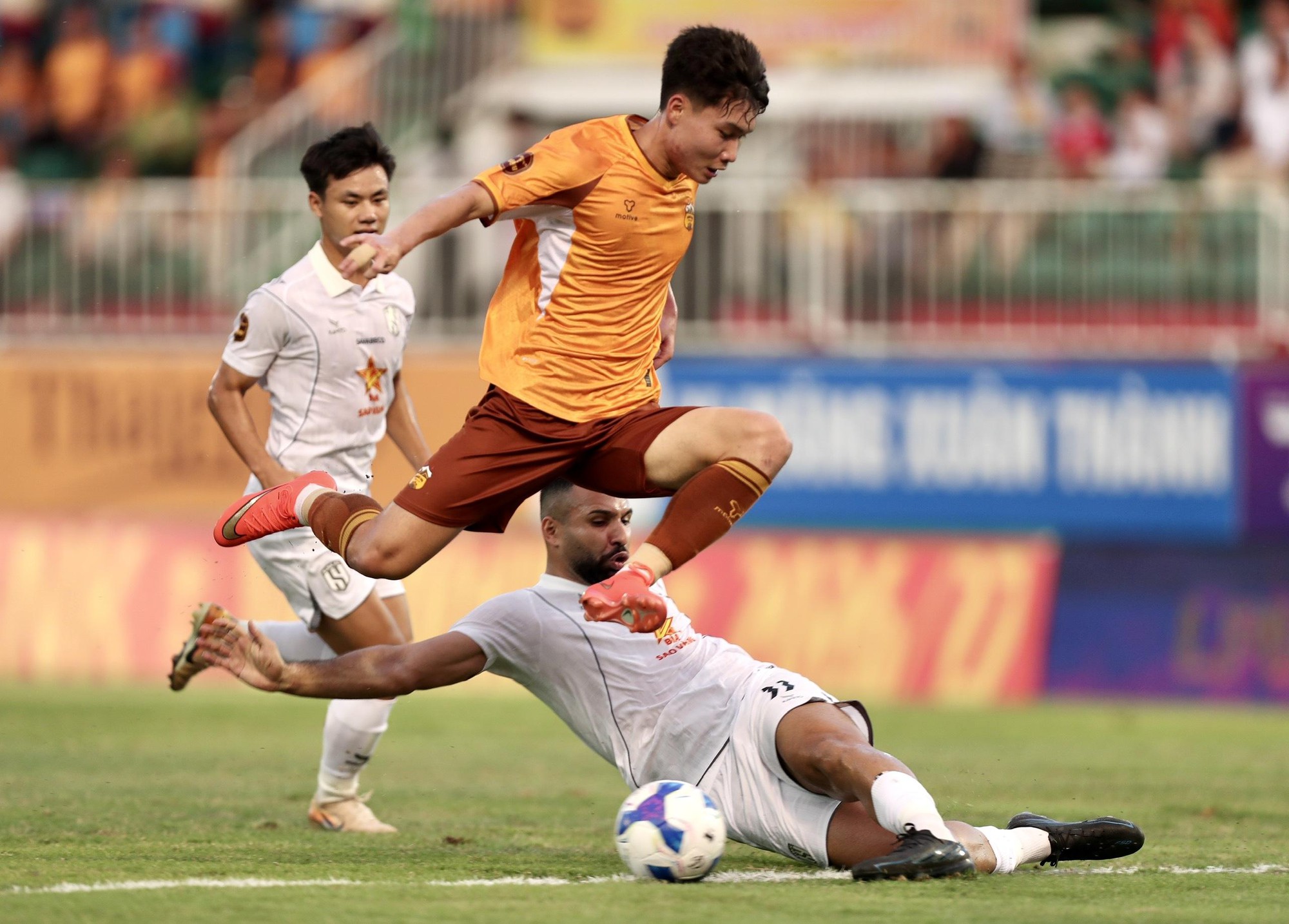Lịch thi đấu V-League mới nhất hôm nay: Bắc Ninh quyết đấu HAGL, Hà Nội đại chiến Ninh Bình
- Ảnh 2.