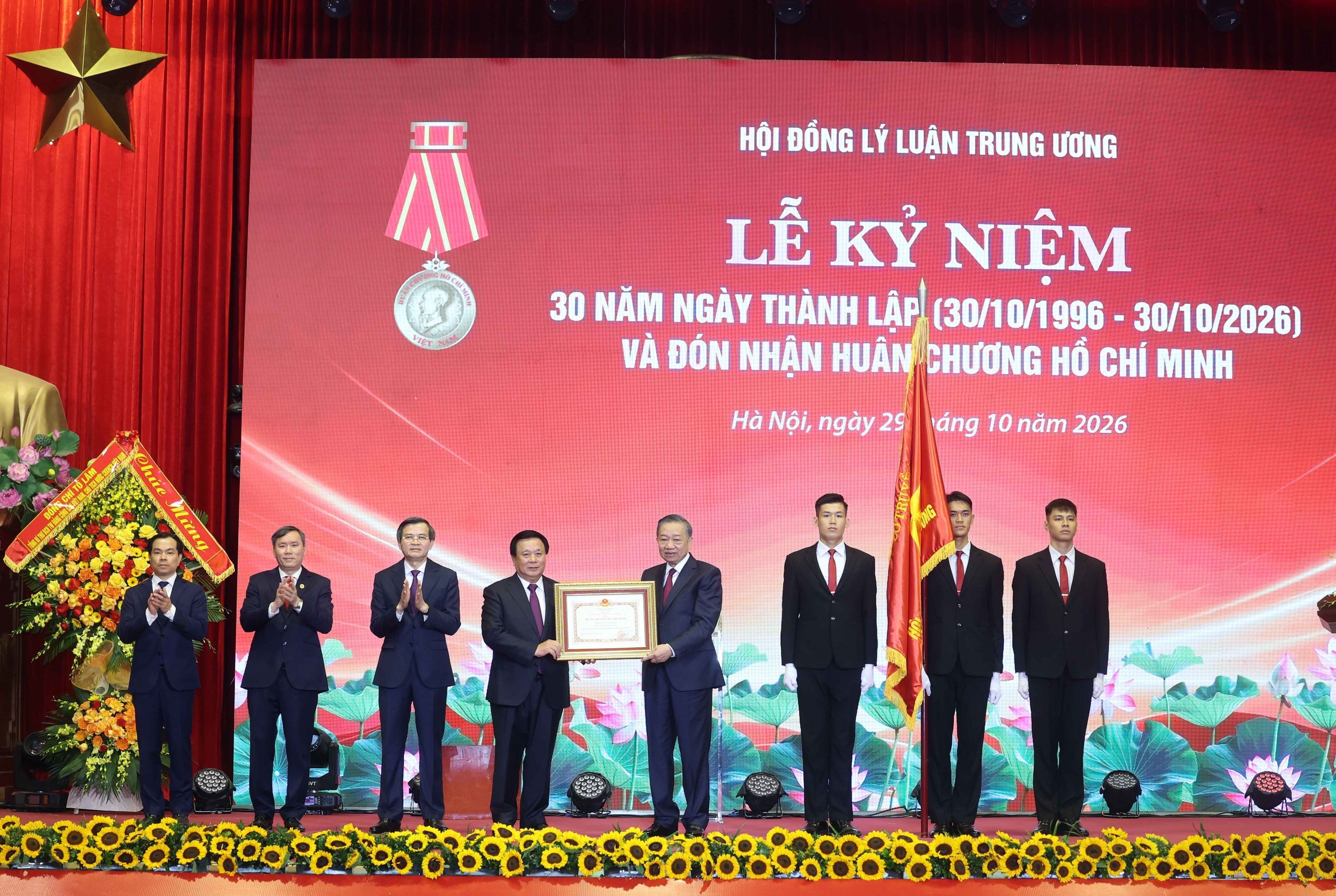 Tổng Bí thư: Nghiên cứu lý luận từ yêu cầu phát triển đất nước - Ảnh 2.