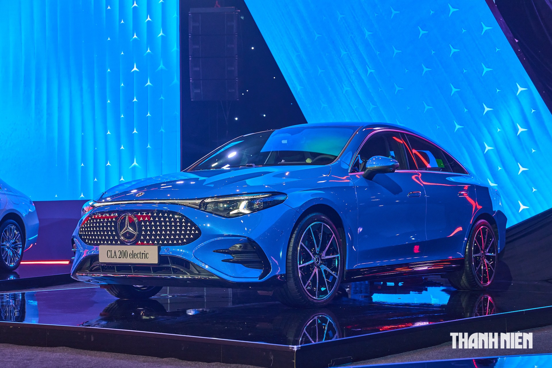 Loạt xe sang Mercedes vừa tr&igrave;nh l&agrave;ng tại Việt Nam c&oacute; g&igrave; g&acirc;y t&ograve; m&ograve;? - Ảnh 2.
